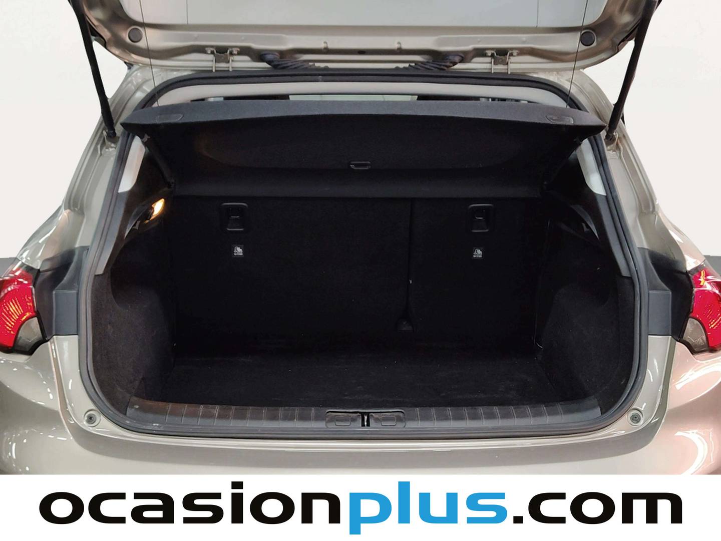Fotos maletero Fiat Tipo Fiat Tipo 1.4 T-Jet Gasolina/GLP Lounge  (120 CV)