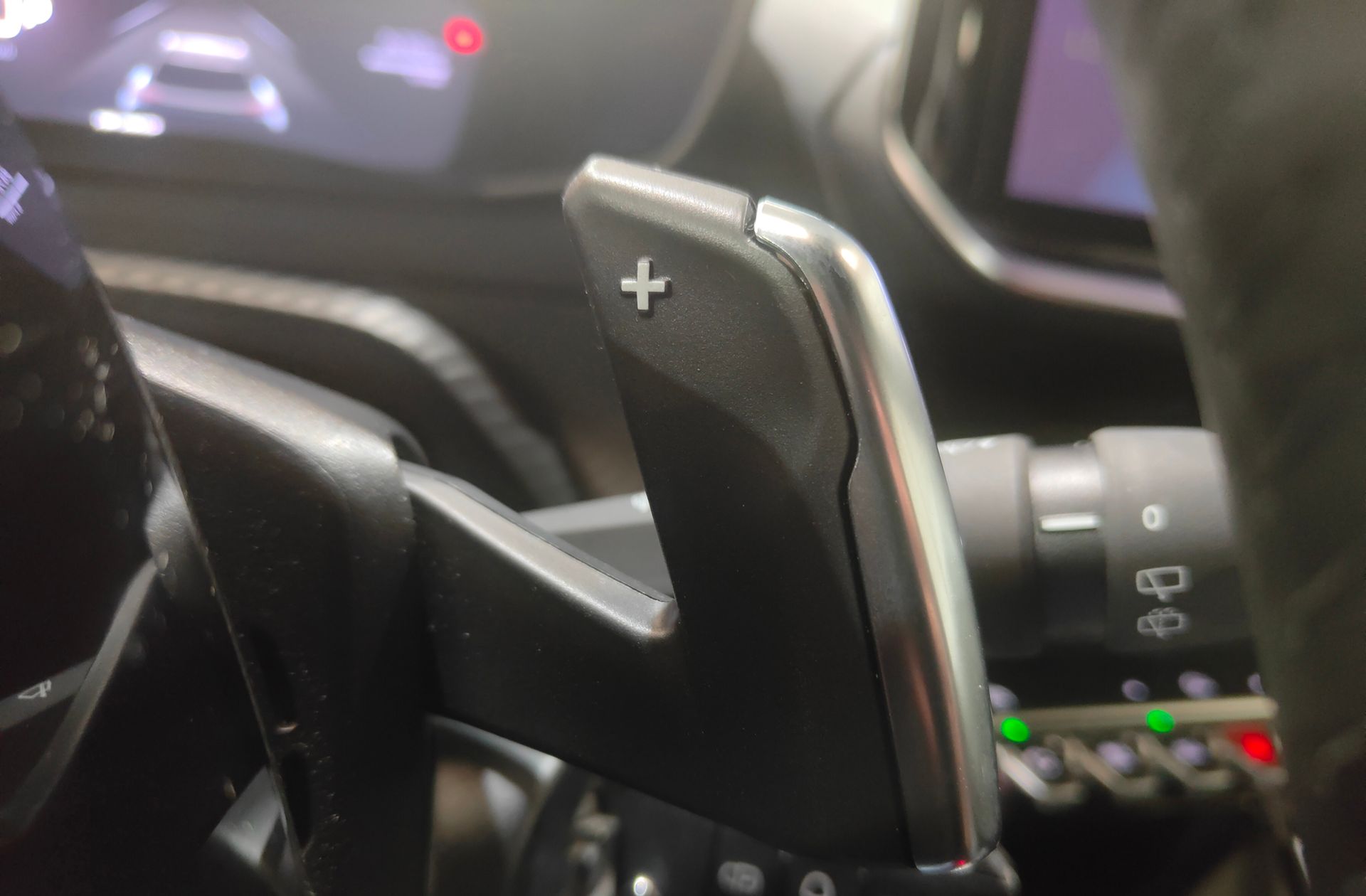 Peugeot 2008 Allure Hybrid eDCS6 - foto 26