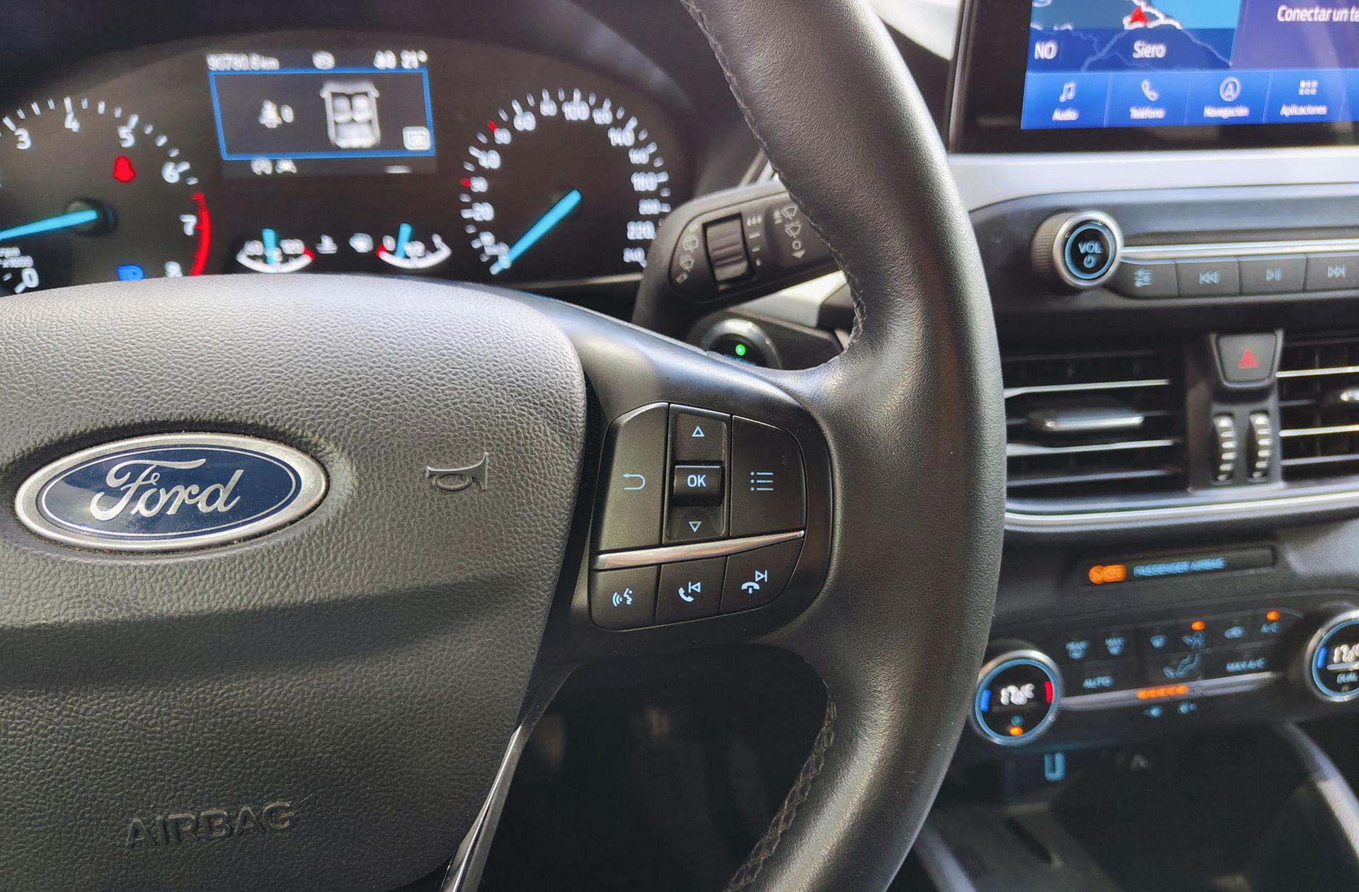 Ford Focus 1.0 EcoBoost MHEV Trend+ - foto 25