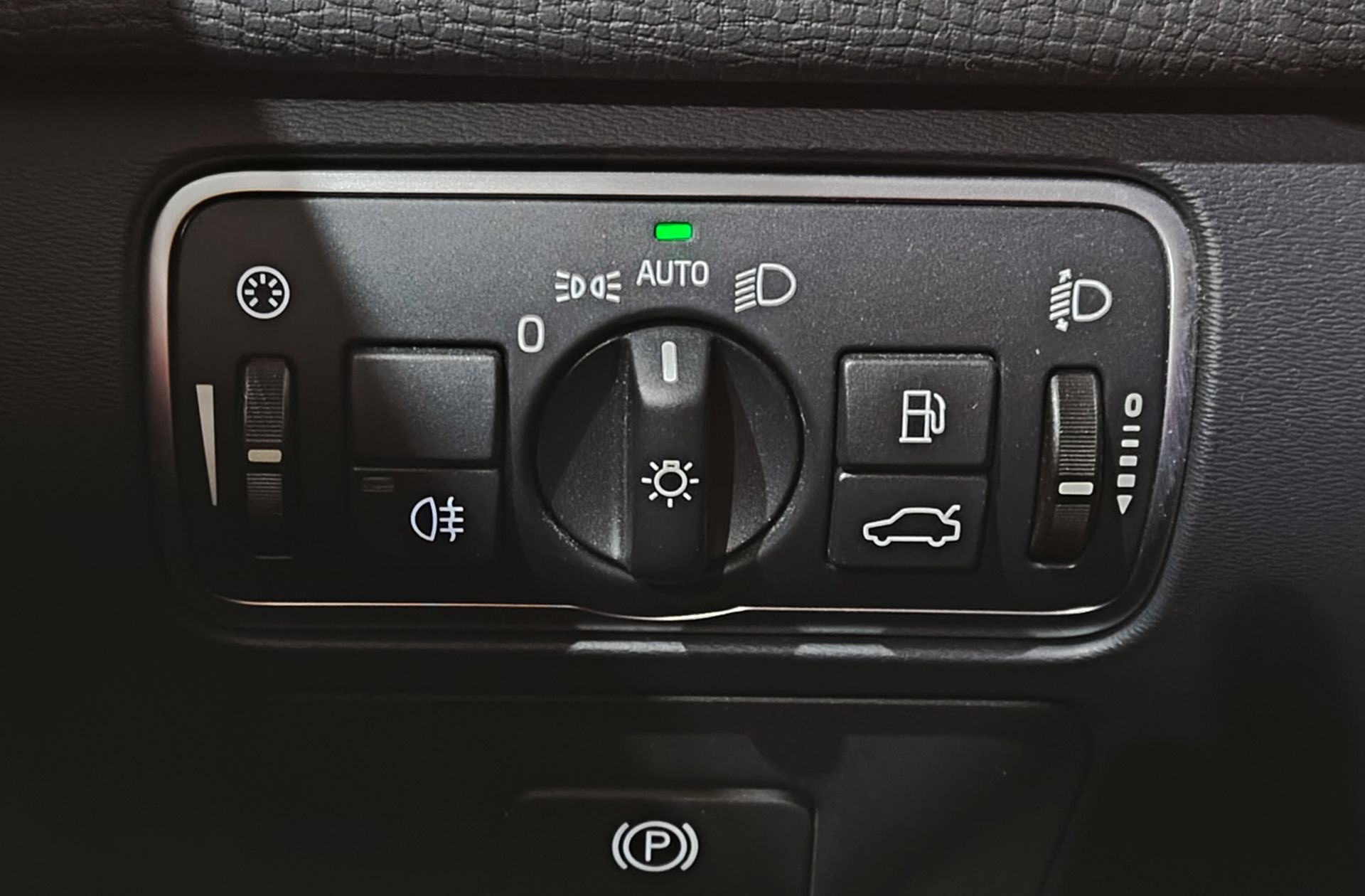 Volvo XC60 D4 Momentum - foto 10