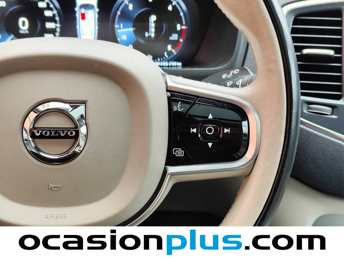 Foto Volvo XC90 Volvo XC90 D5 Momentum AWD Auto (235 CV) 7 Plazas
