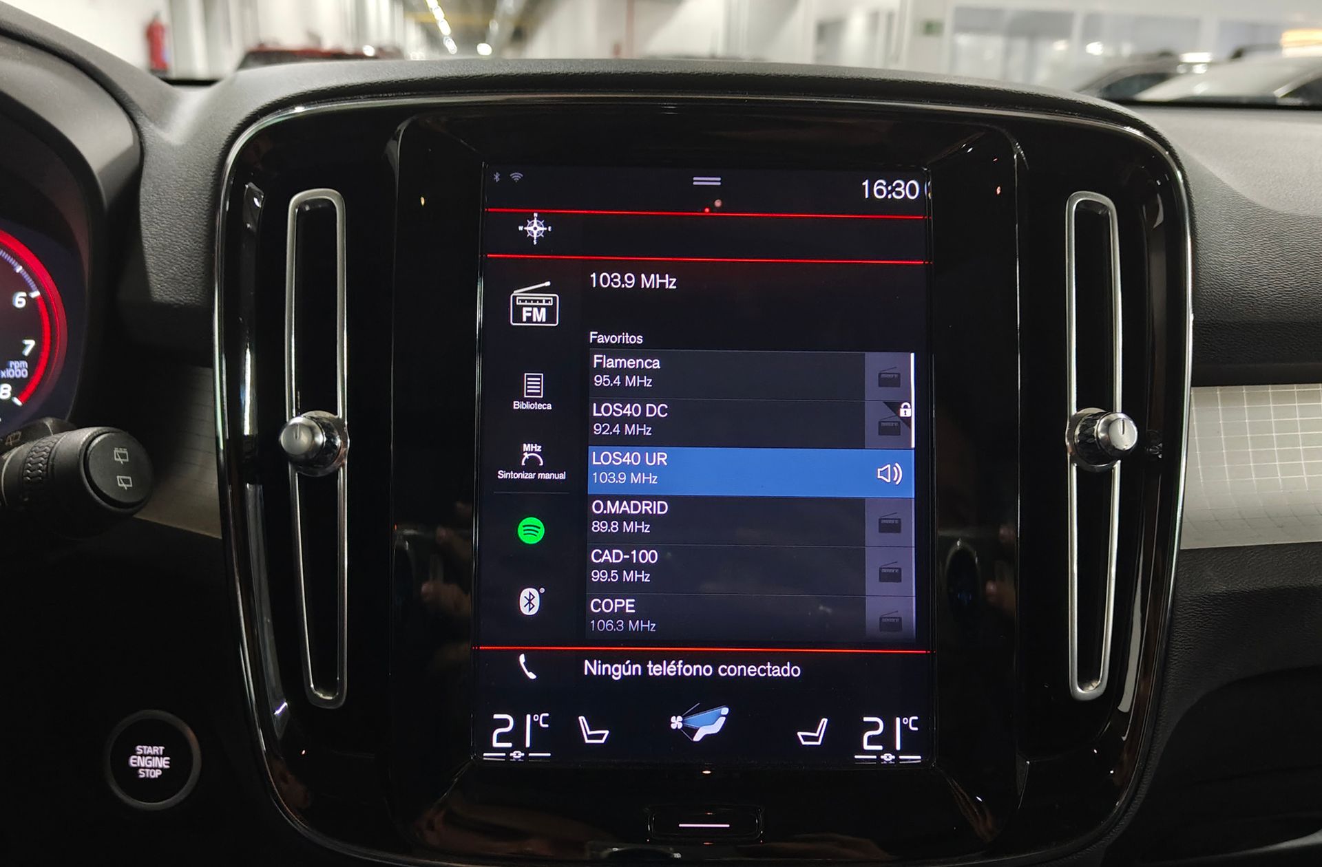 Volvo XC40 T3 Business Plus - foto 36