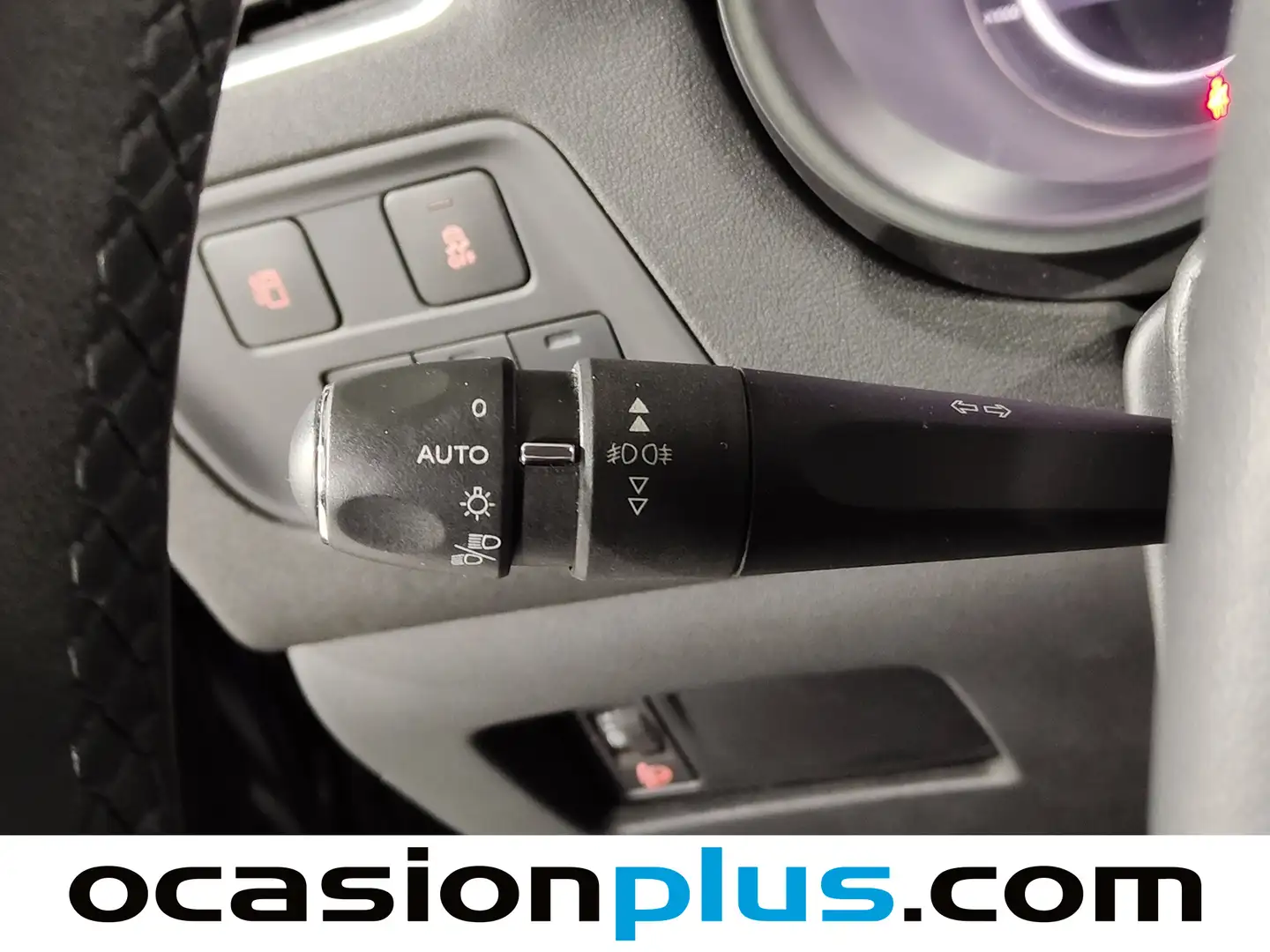 Foto Citroën C4 Citroen C4 BlueHDi 100 Tonic (99 CV)