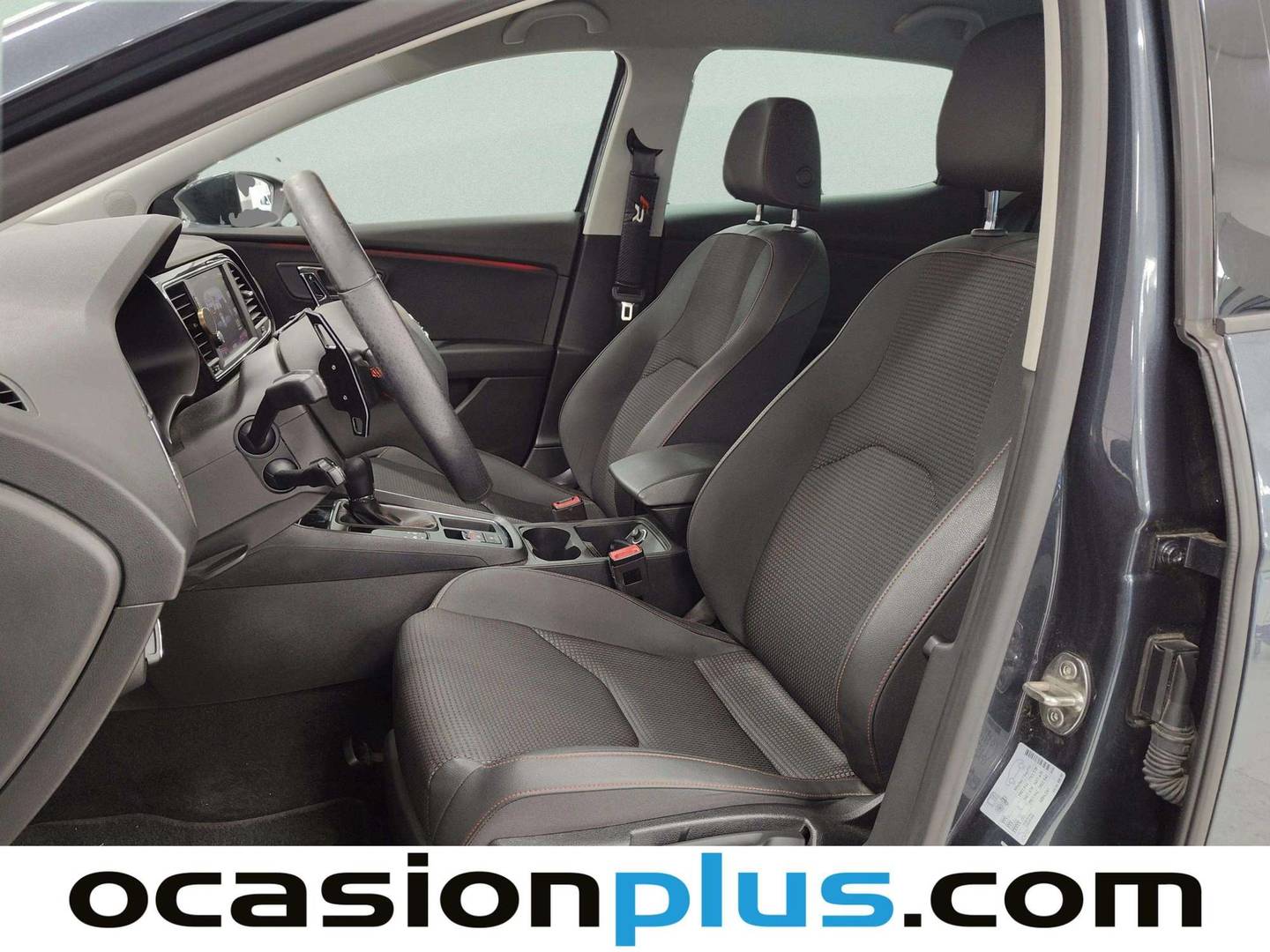 Foto asientos delanteros Seat León Seat León 2.0 TSI S&S FR Edition Plus DSG (190 CV)