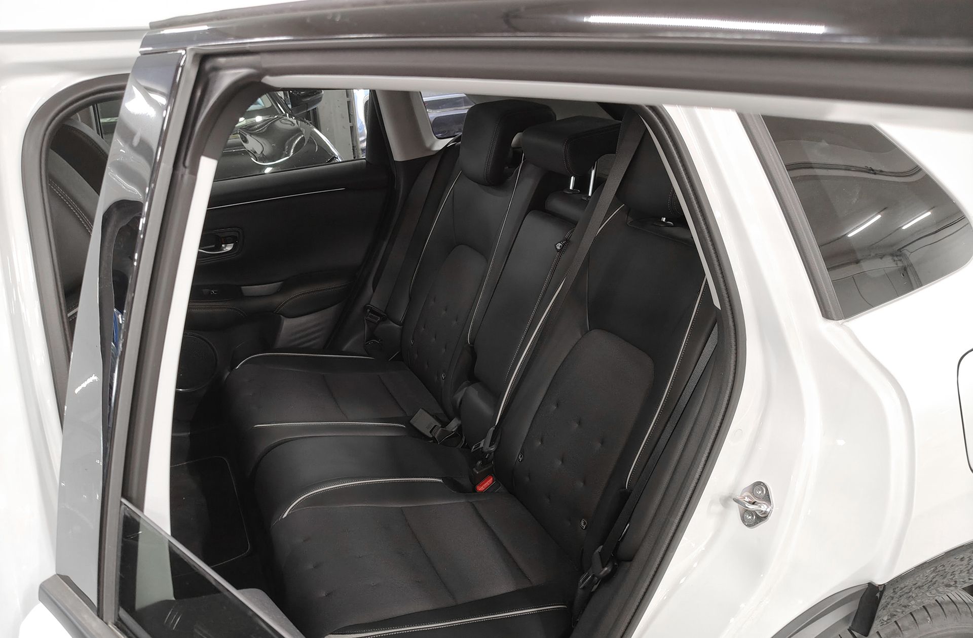 Honda ZR-V 2.0 i-MMD Sport CVT - foto 15