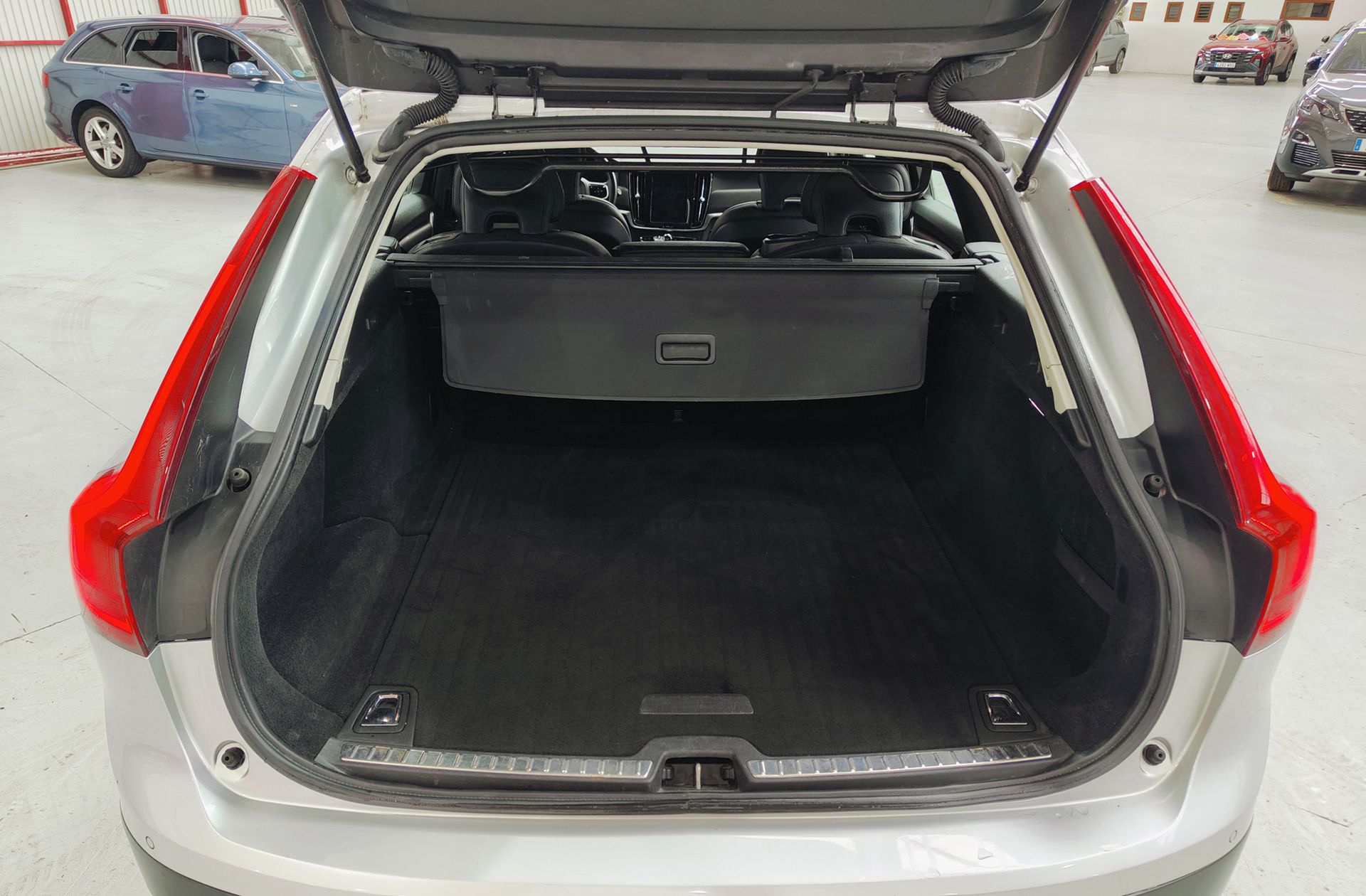 Volvo V90 D4 VOR AWD - foto 18