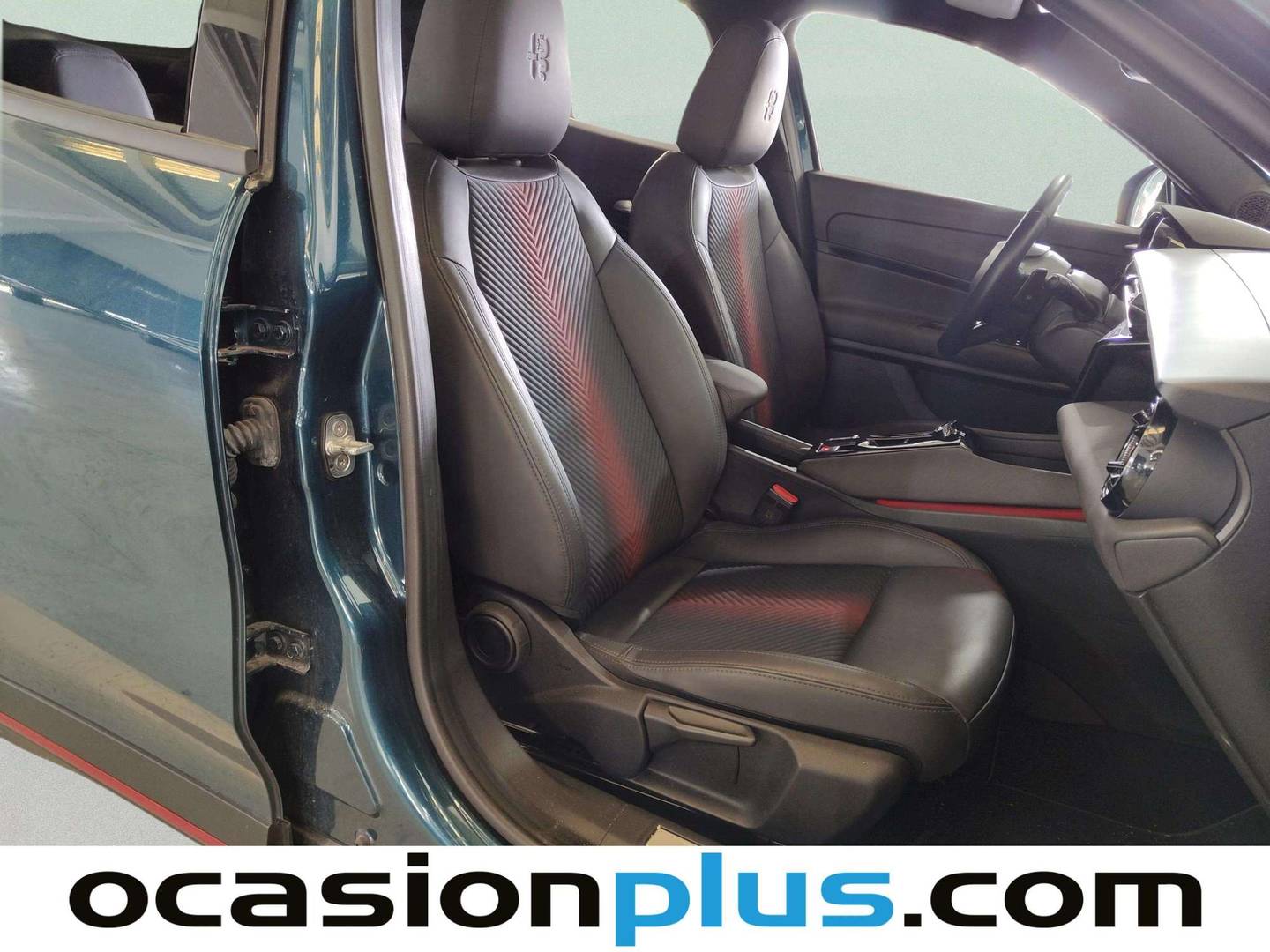 Foto Alfa Romeo Junior Alfa Romeo Junior 1.2 Ibrida Speciale Auto (136 CV)