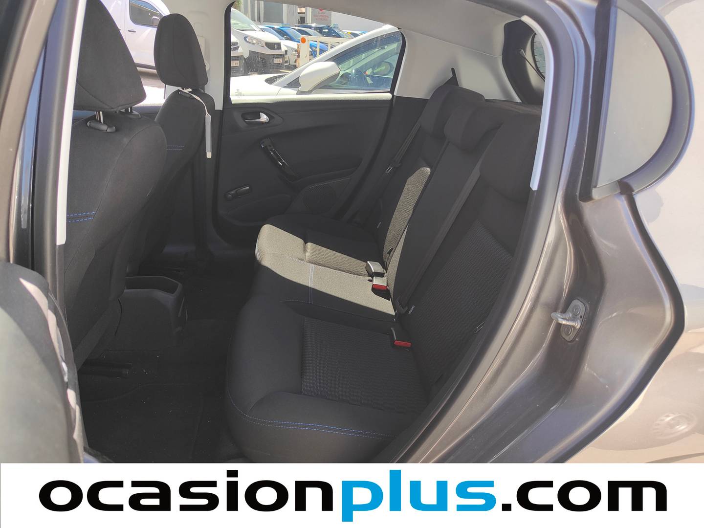 Foto asientos traseros Peugeot 208 Peugeot 208 PureTech Signature (82 CV)