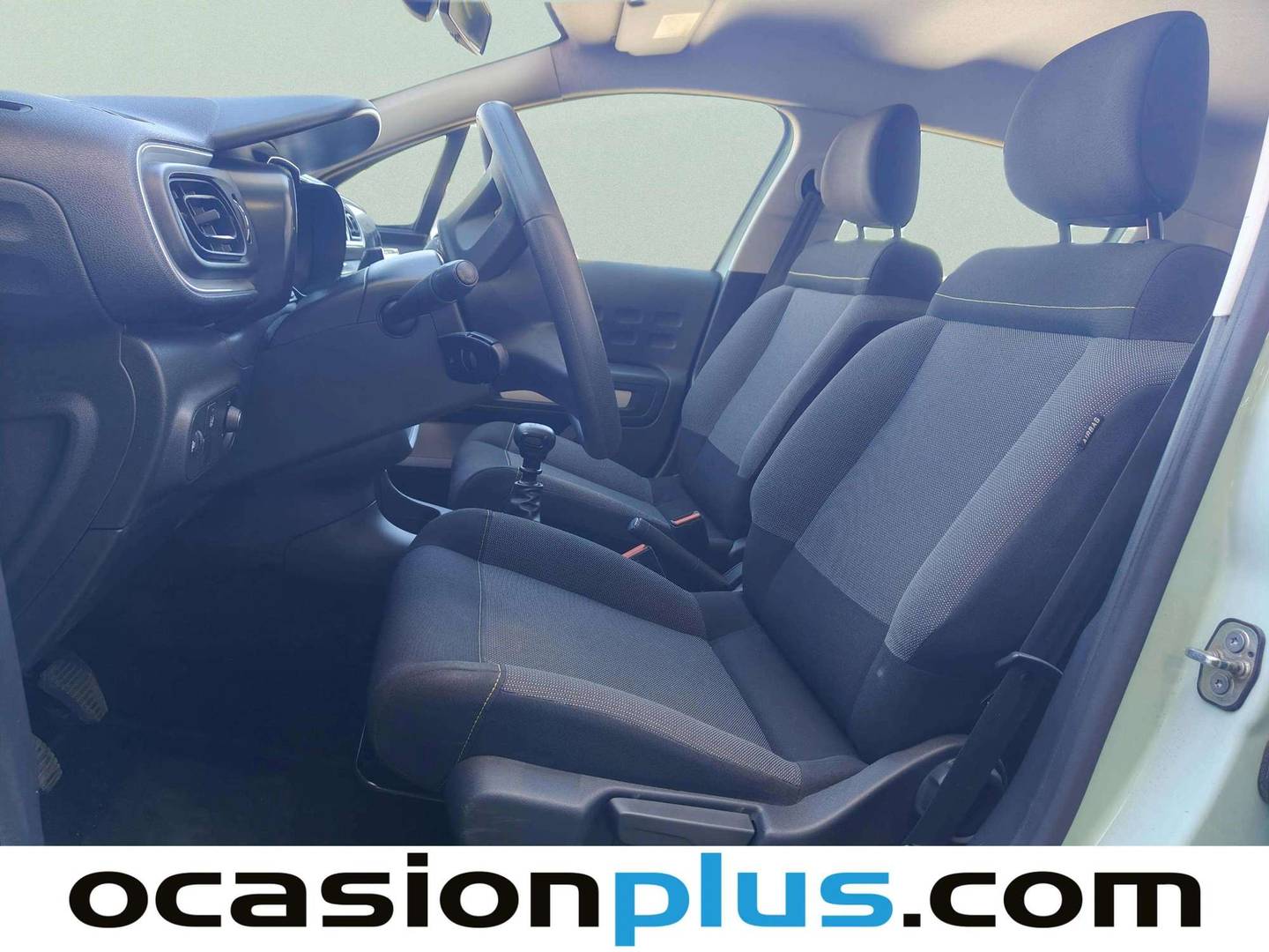 Foto asientos delanteros Citroën C3 Citroën C3 1.2 PureTech Feel (110 CV)