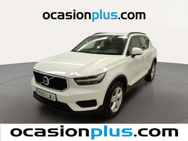 Volvo XC40 T2 Momentum Core (129 CV) de segunda mano