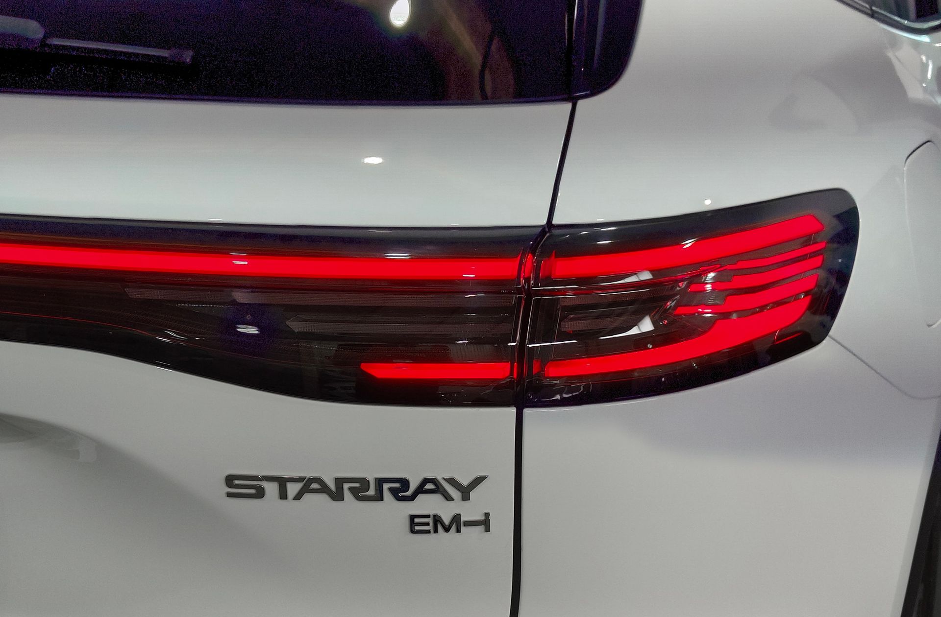 Geely Starray EM-i 1.5 PHEV Pro - foto 19