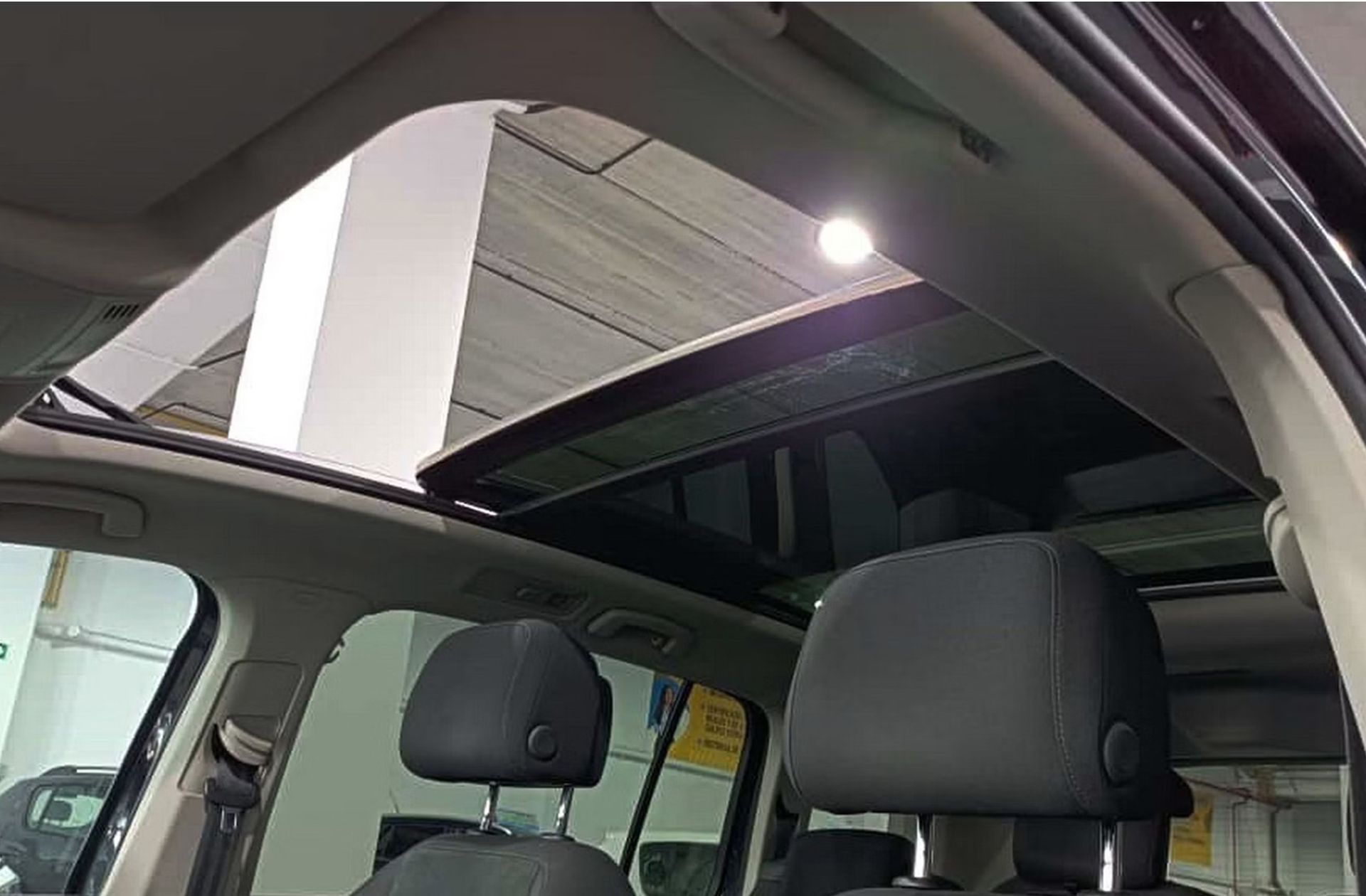 Volkswagen Touran Sport 1.6 TDI BMT DSG - foto 6
