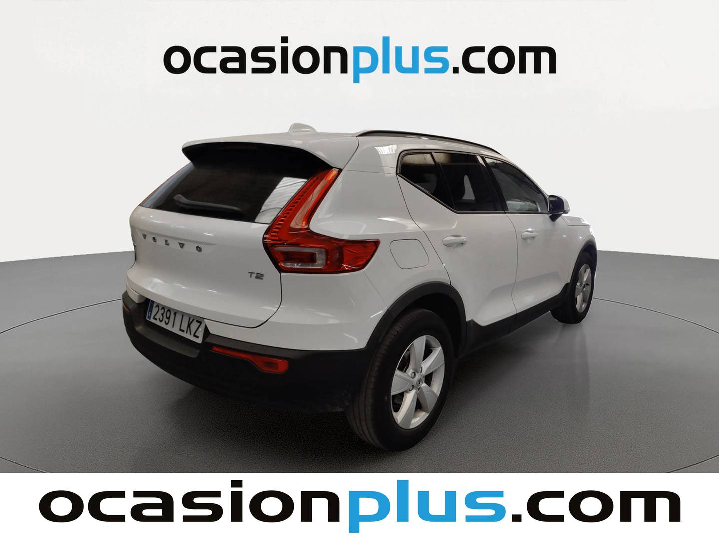 Foto trasera Volvo XC40 Volvo XC40 T2 Momentum Core (129 CV) derecha