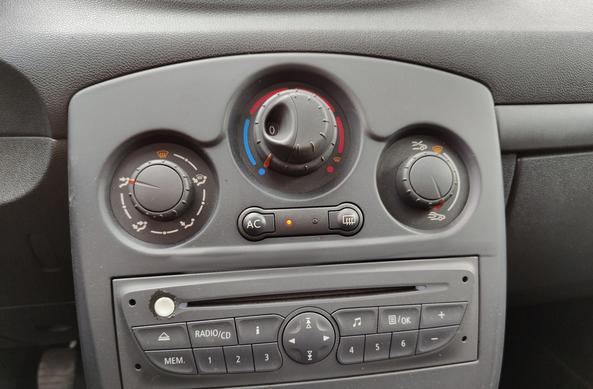 Renault Clio 1.2 Authentique eco2 - foto 23