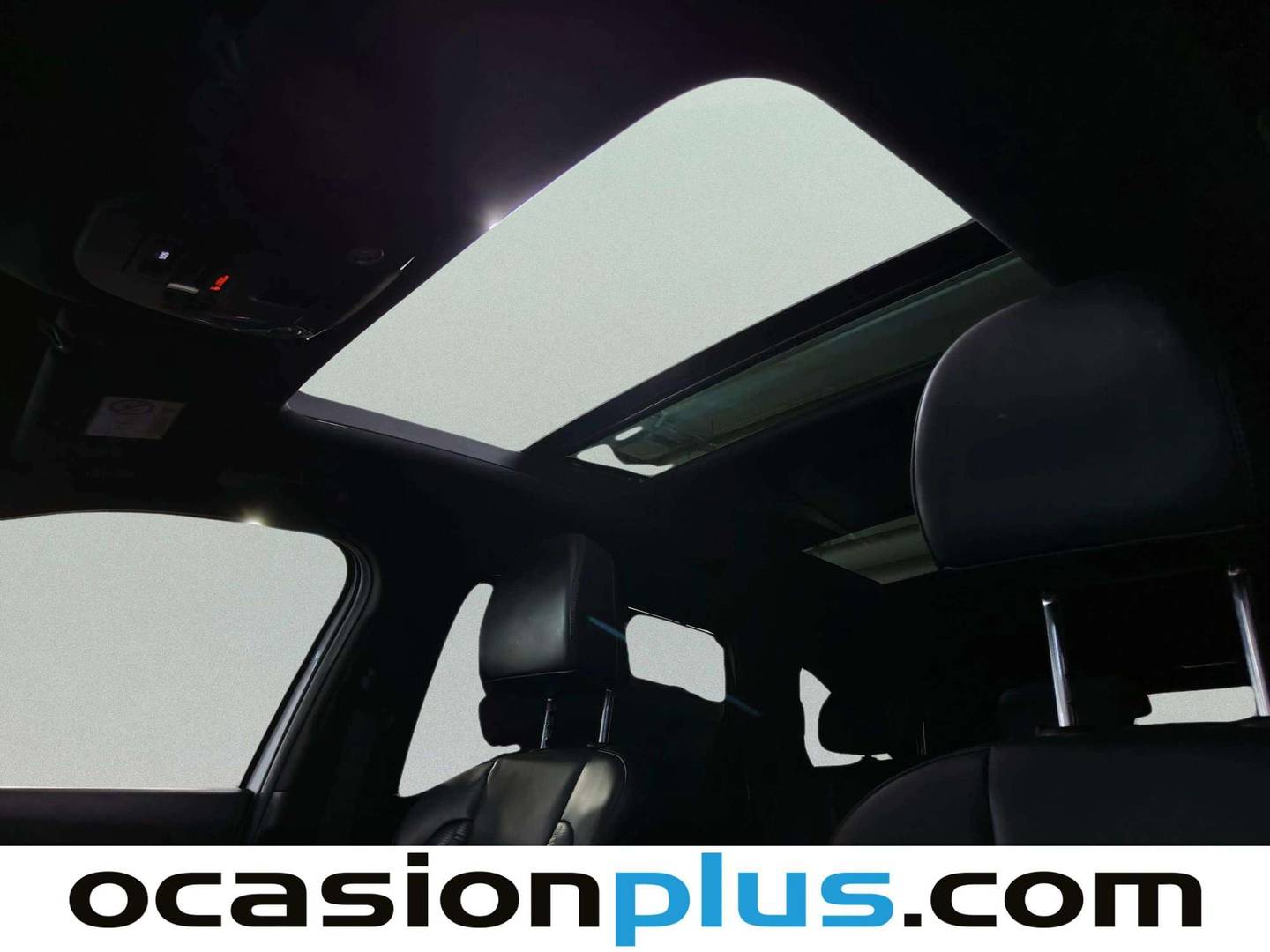 Extras y acabados del KIA Sorento KIA Sorento 1.6 T-GDi HEV Emotion 4x2 (230 CV)