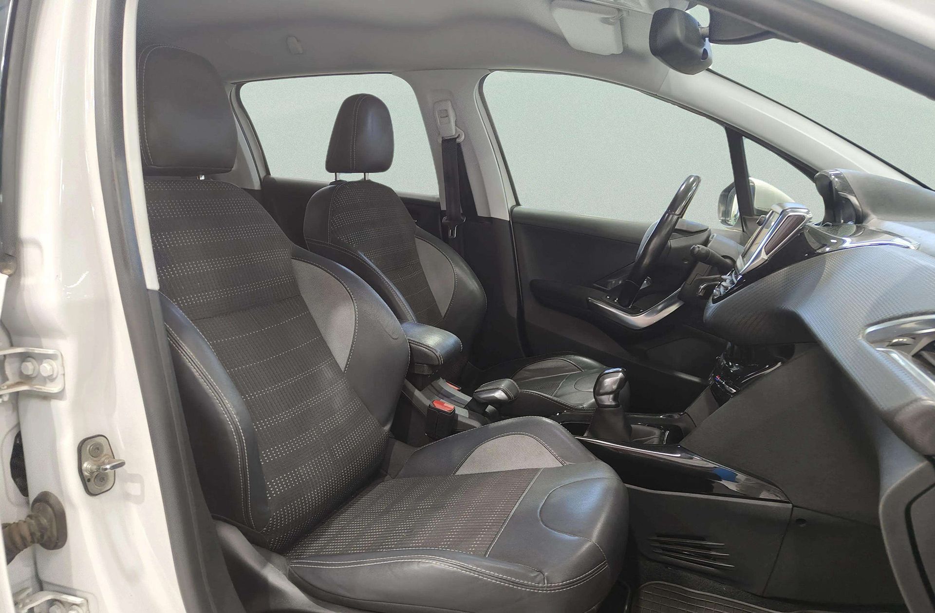 Peugeot 2008 BlueHDi 100 Allure - foto 16