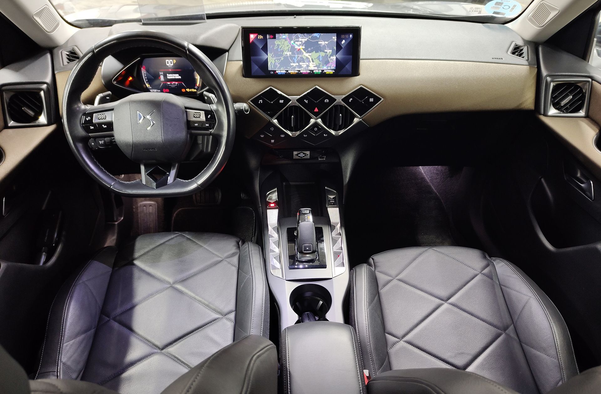 DS DS 3 Crossback PureTech 130 Grand Chic EAT8 - foto 7