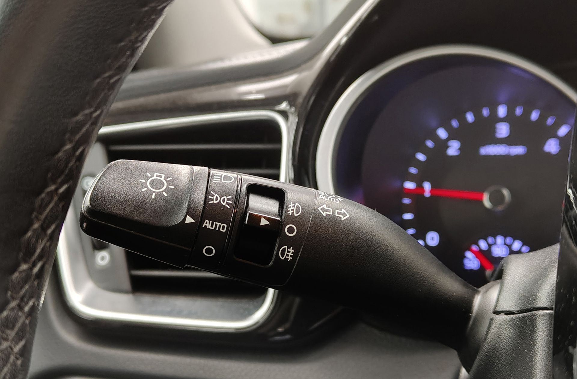 Kia Ceed 1.6 CRDi Tech - foto 27