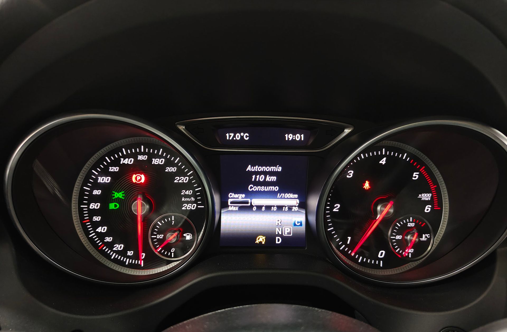 Mercedes-Benz GLA 220d 4Matic - foto 23