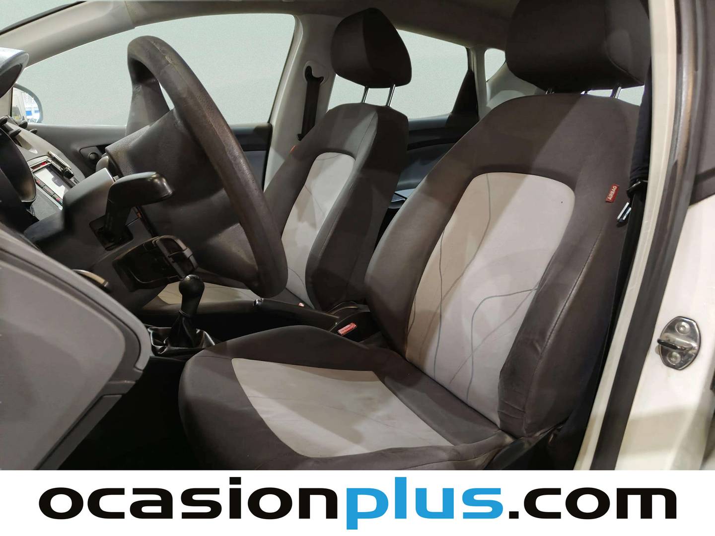 Foto asientos delanteros Seat Ibiza Seat Ibiza 1.6 TDI Reference (90 CV)