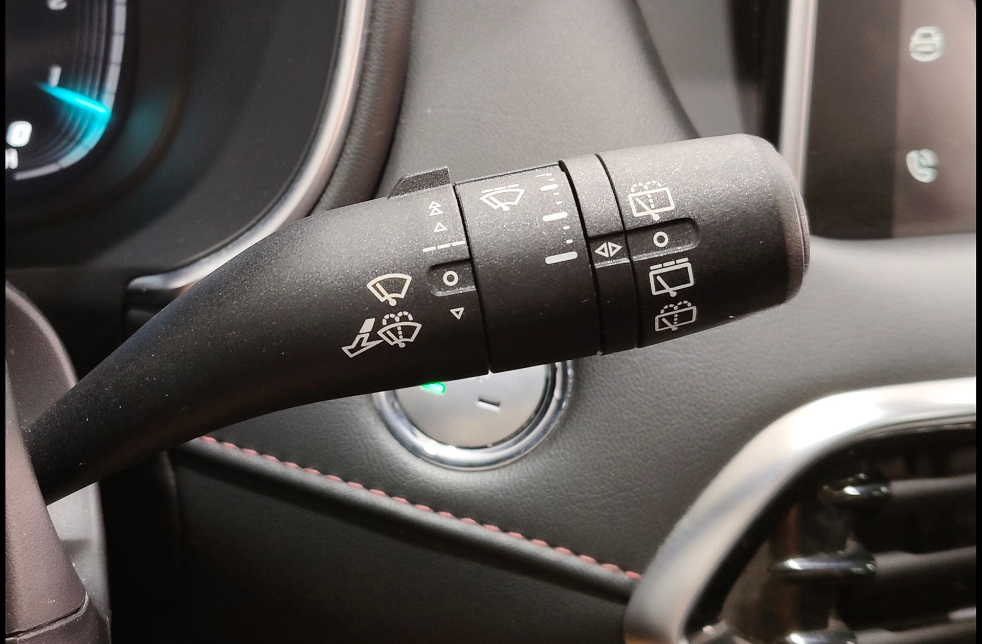 MG HS 1.5 Turbo GDI Luxury - foto 23
