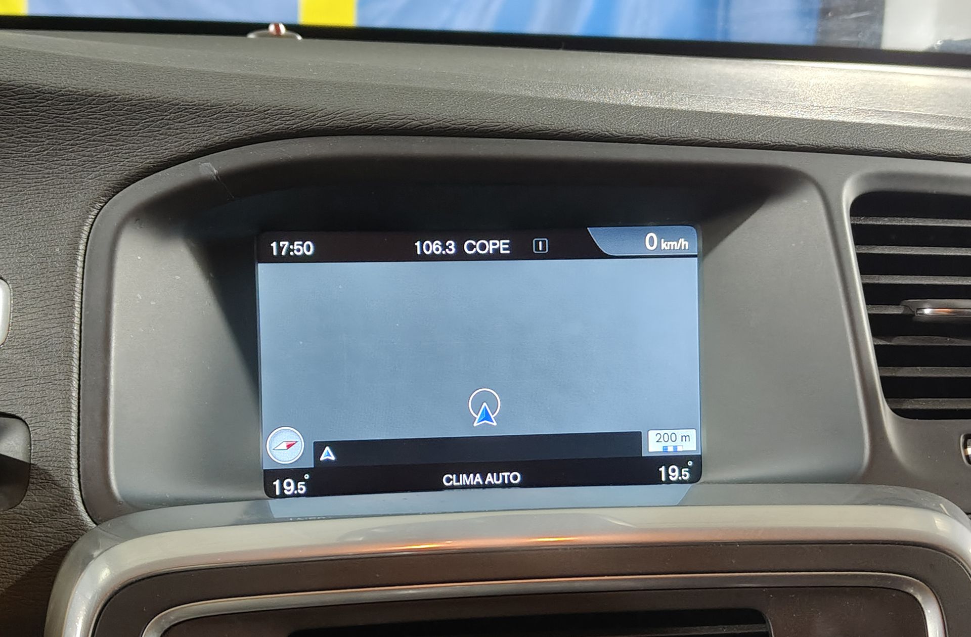 Volvo V60 Cross Country D3 Kinetic - foto 8