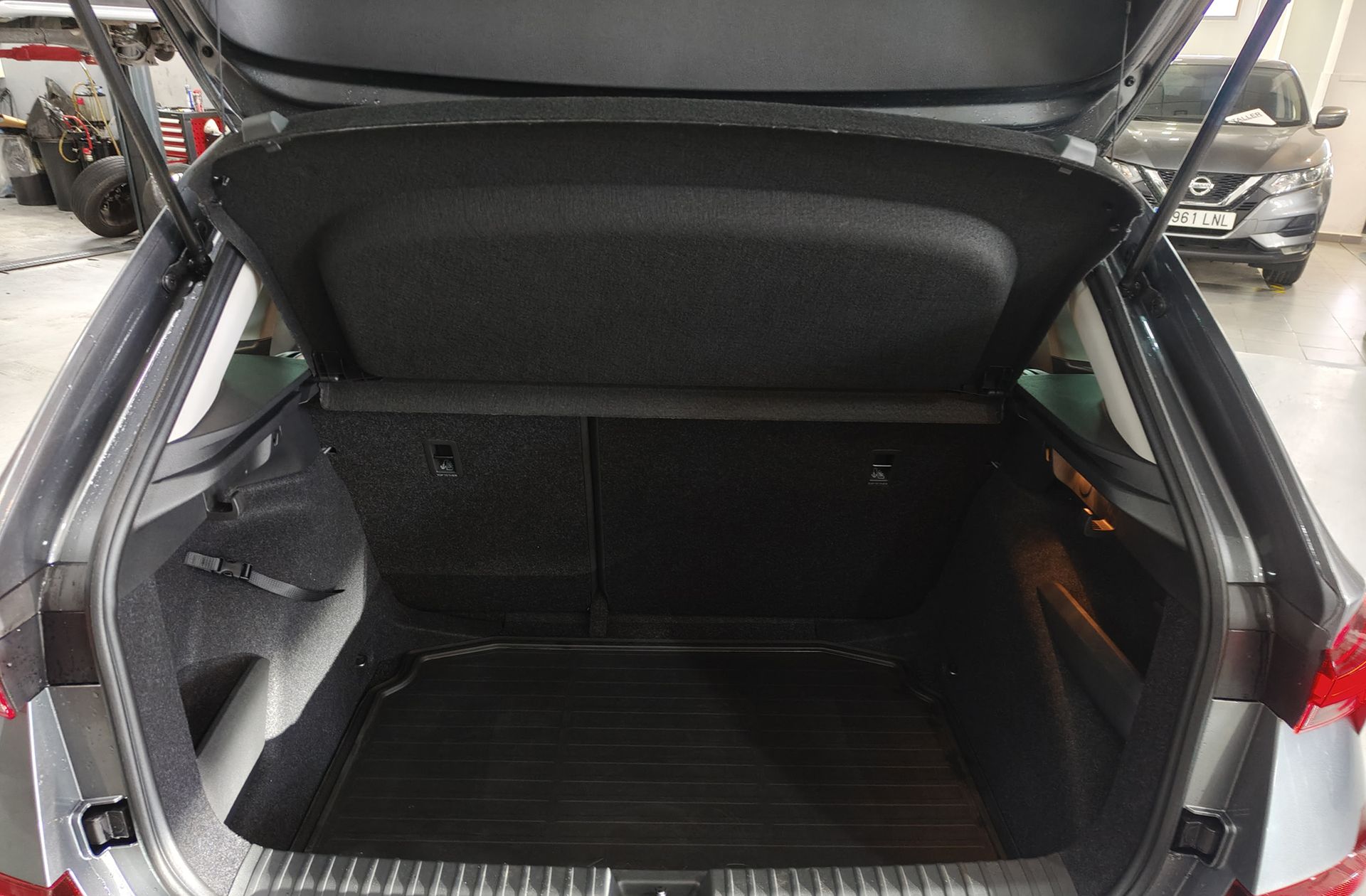 Škoda Kamiq 1.0 TSI Selection DSG - foto 17