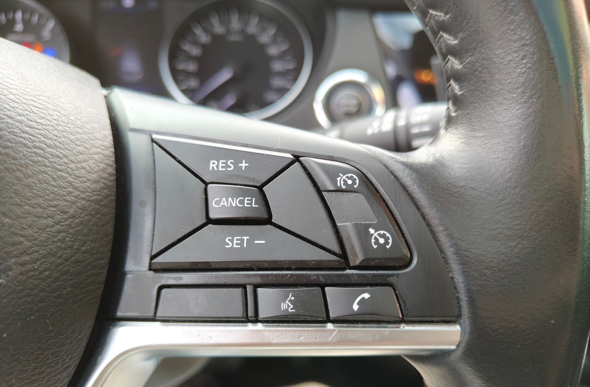 Nissan Qashqai DIG-T 160 N-Connecta 4x2 DCT - foto 24