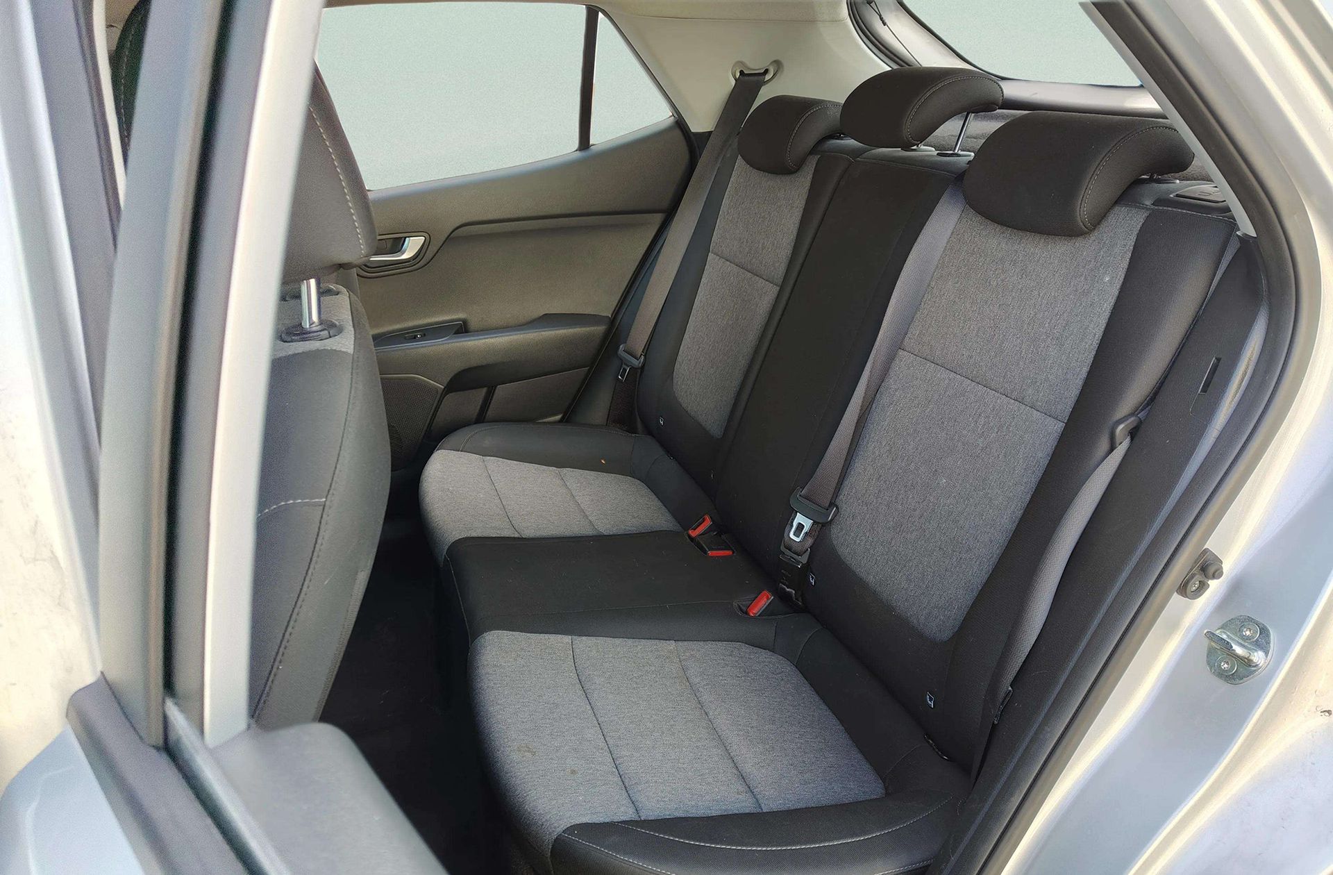Kia Stonic 1.0 T-GDi Drive DCT - foto 13