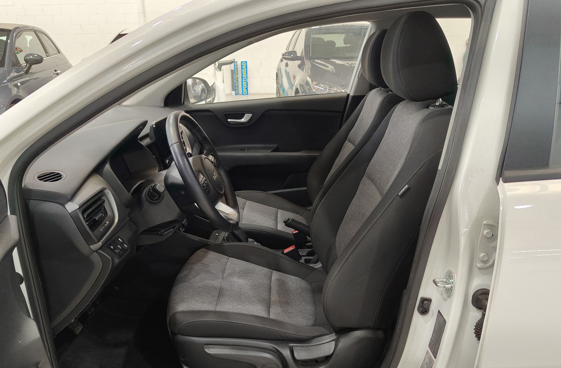 Kia Stonic 1.0 T-GDi MHEV Concept - foto 11