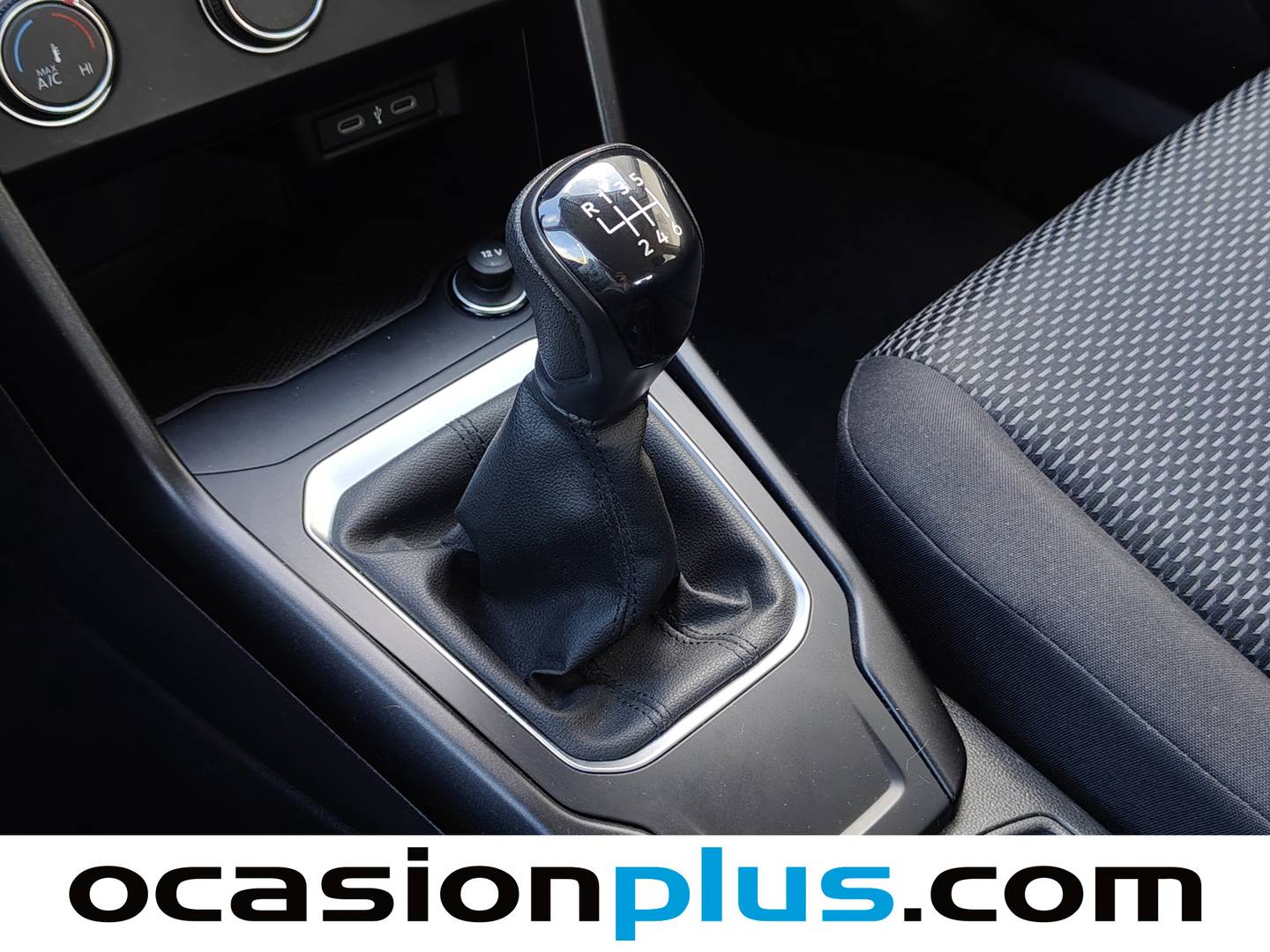 Foto Volkswagen T-Roc Volkswagen T-Roc 1.0 TSI  (110 CV)