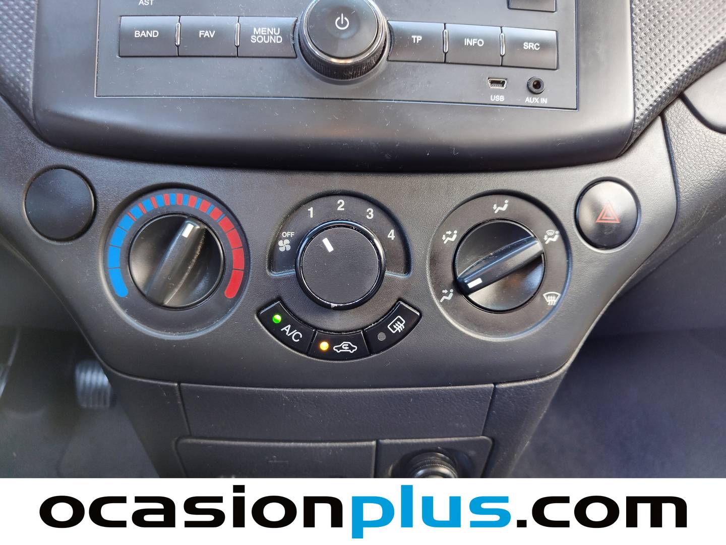 Extras y acabados del Chevrolet Aveo Chevrolet Aveo 1.2 16v LS (84 CV)