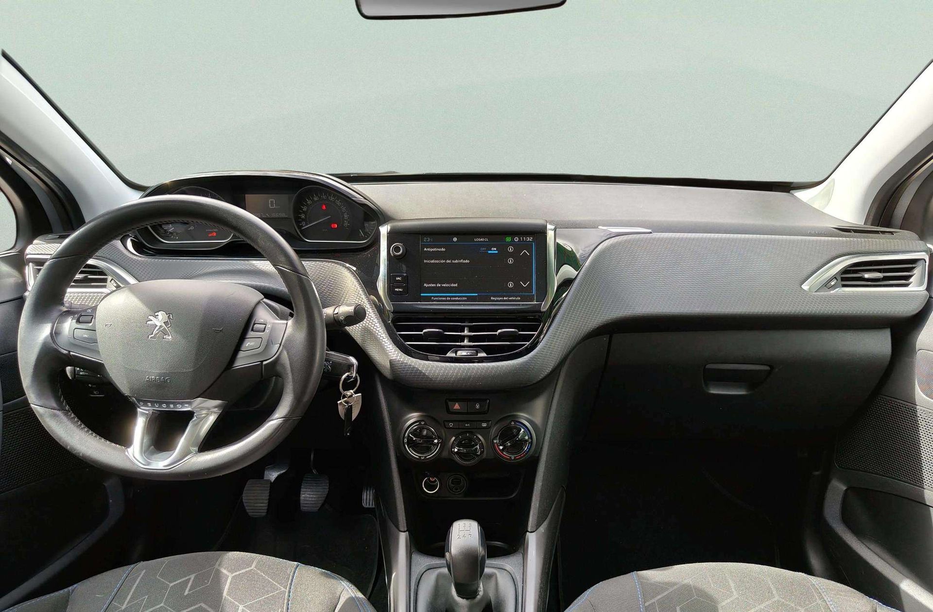 Peugeot 2008 BlueHDi 100 Style - foto 6