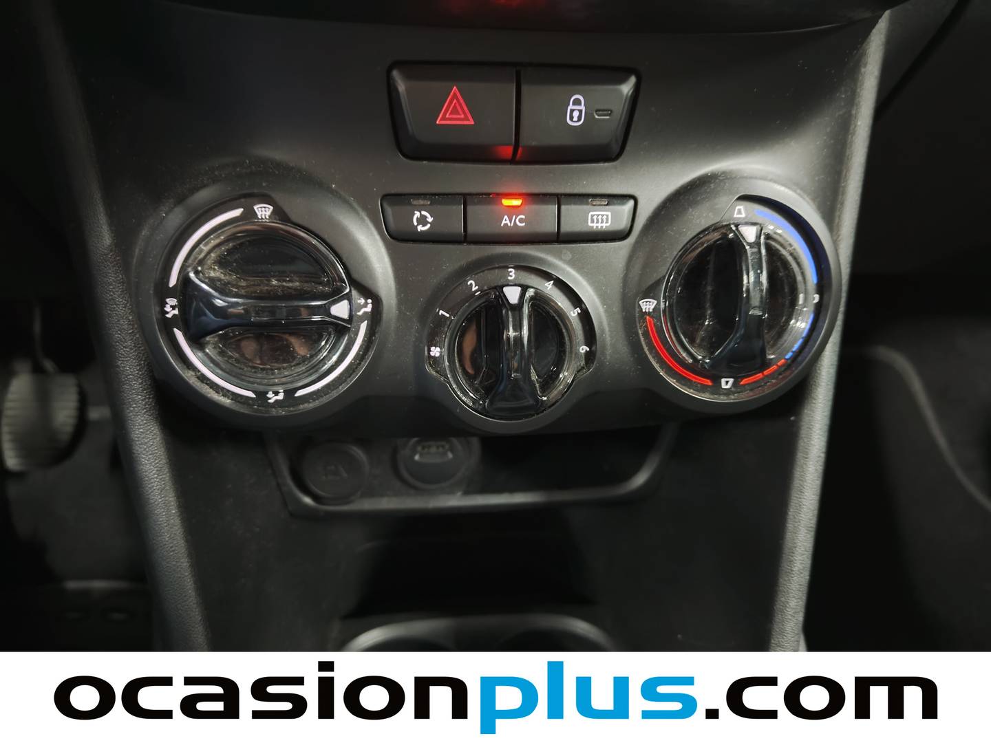 Peugeot 208 Peugeot 208 PureTech Signature (82 CV) manual