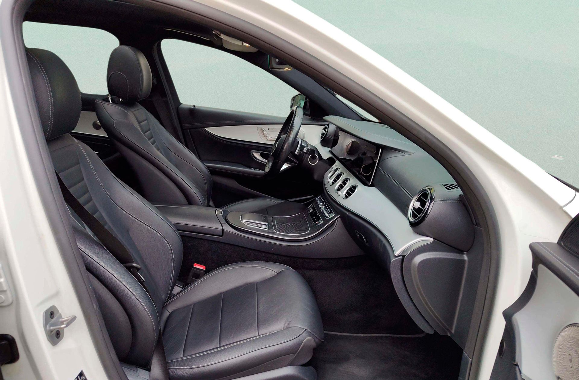 Mercedes-Benz Clase E E 220 d Estate Pack AMG - foto 24