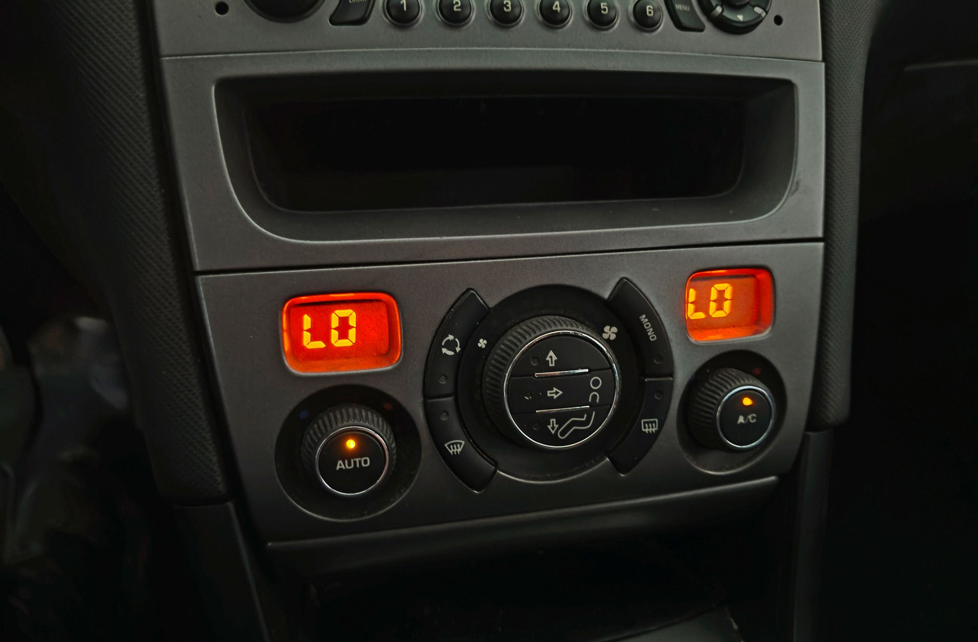 Peugeot 308 1.6 VTi Confort - foto 21