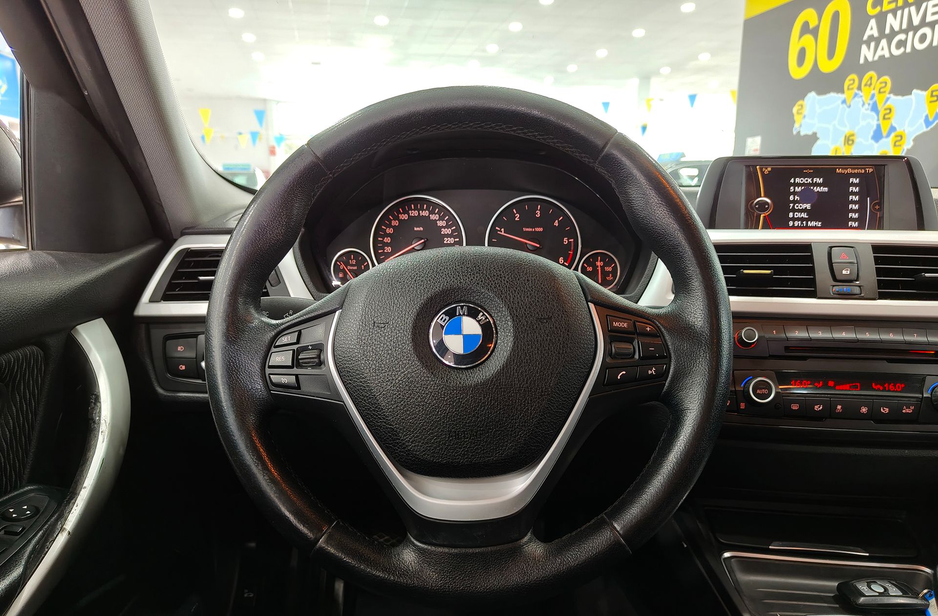 BMW Serie 3 318d - foto 23