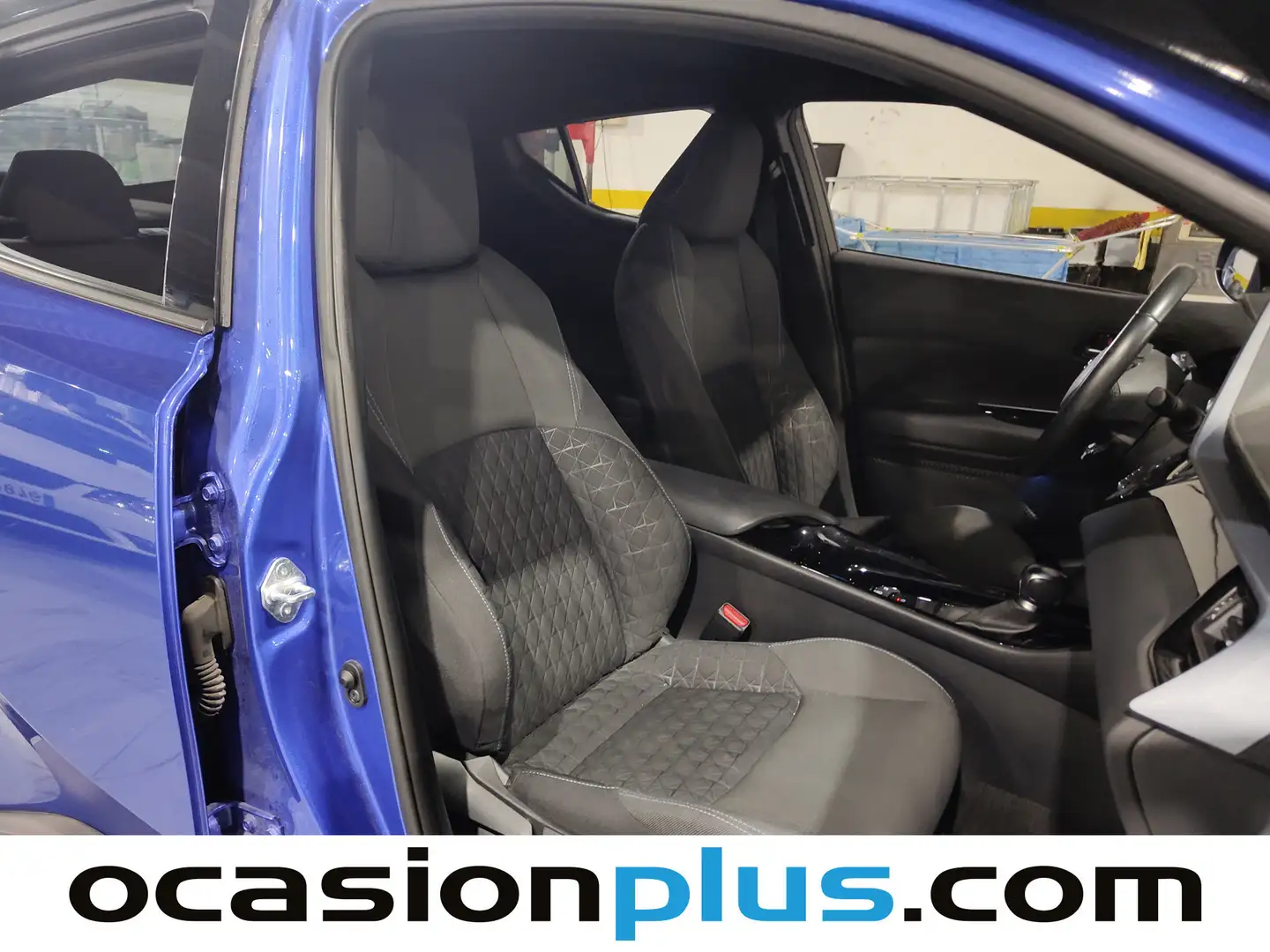 Foto Toyota C-HR Toyota C-HR 1.8 125H Advance (122 CV)