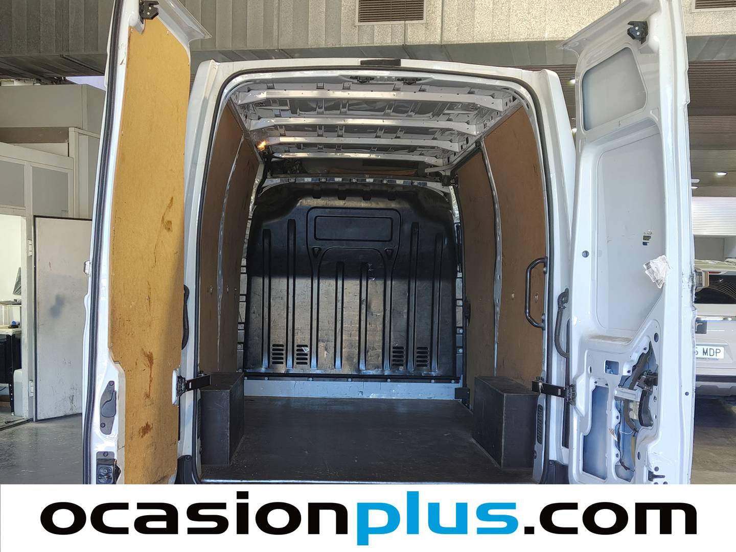 Fotos maletero Nissan Interstar Nissan Interstar Furgon 2.3 dCi L2H2 3,5T FWD GO (135 CV)