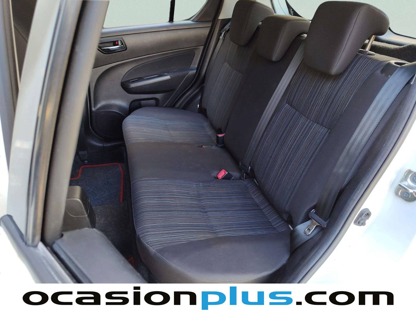 Foto asientos traseros Suzuki Swift SUZUKI Swift 1.2 GLX SR 5p