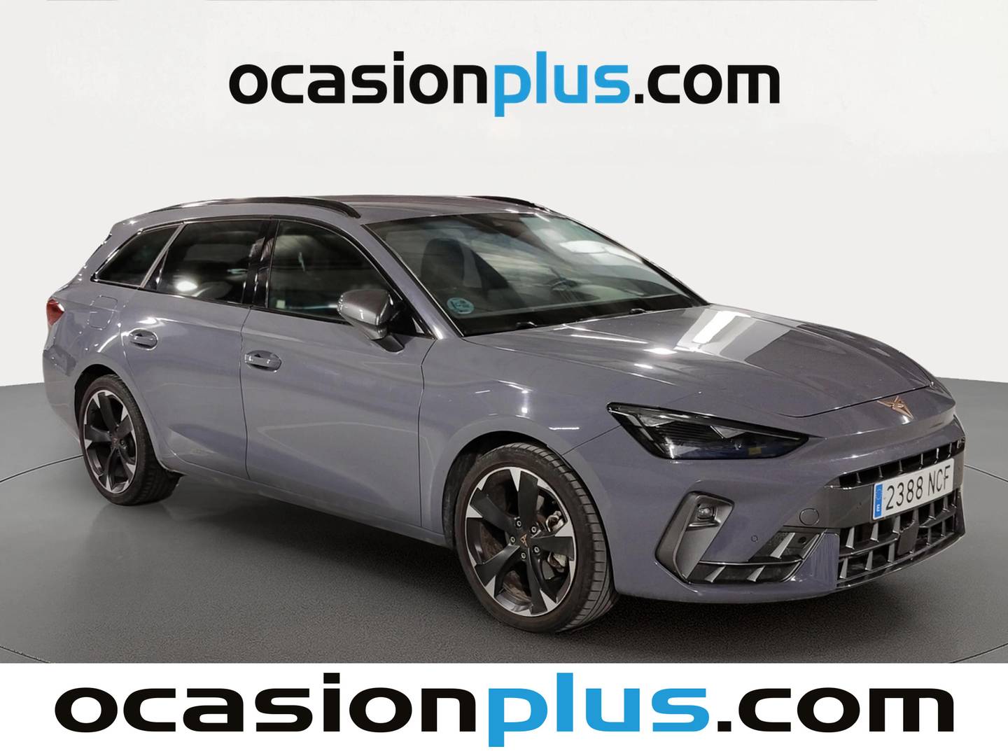 Foto delantera Cupra León Cupra Leon Sportstourer 1.5 TSI (150 CV) derecha