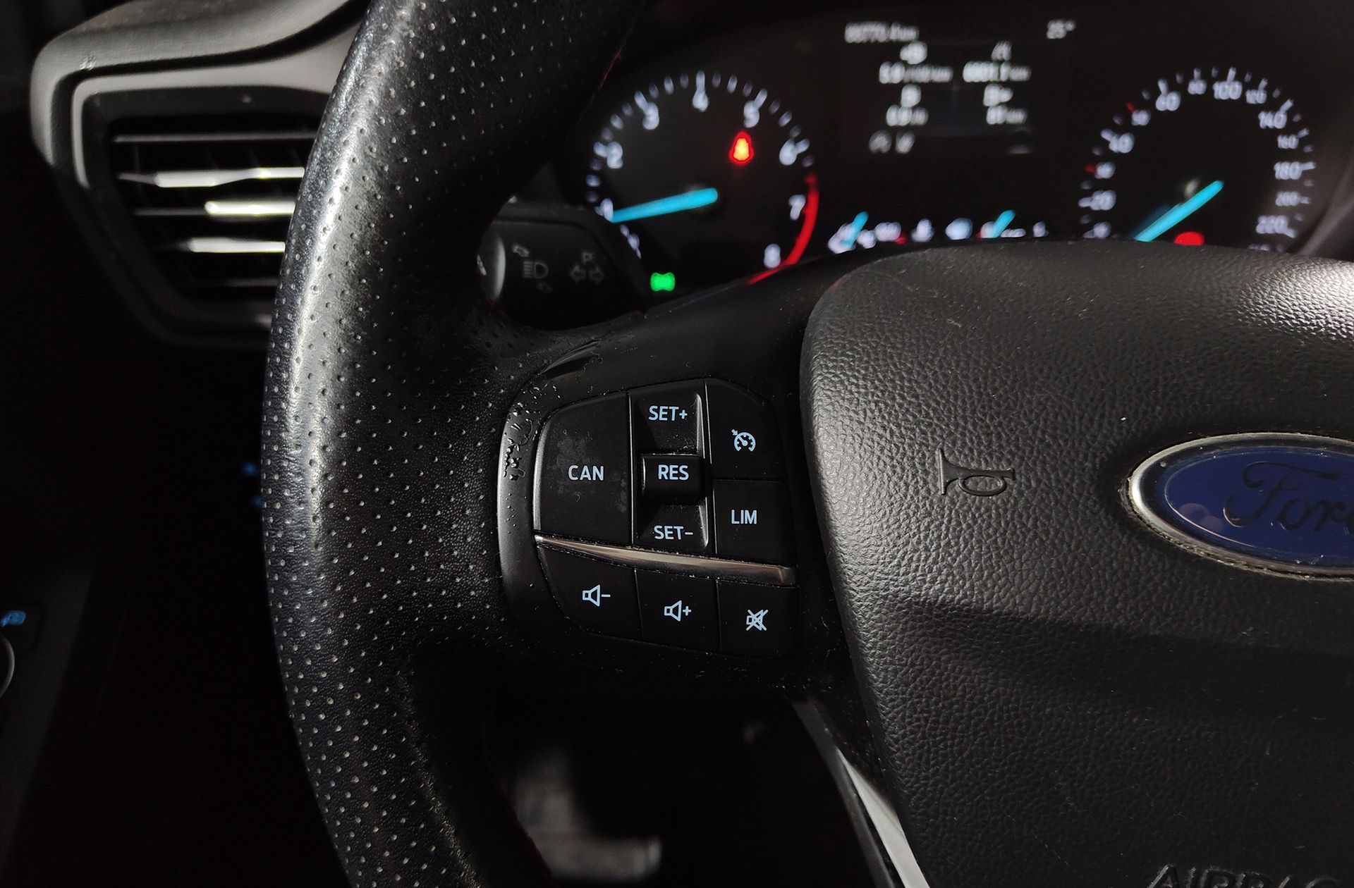 Ford Focus 1.0 EcoBoost ST-Line X - foto 26