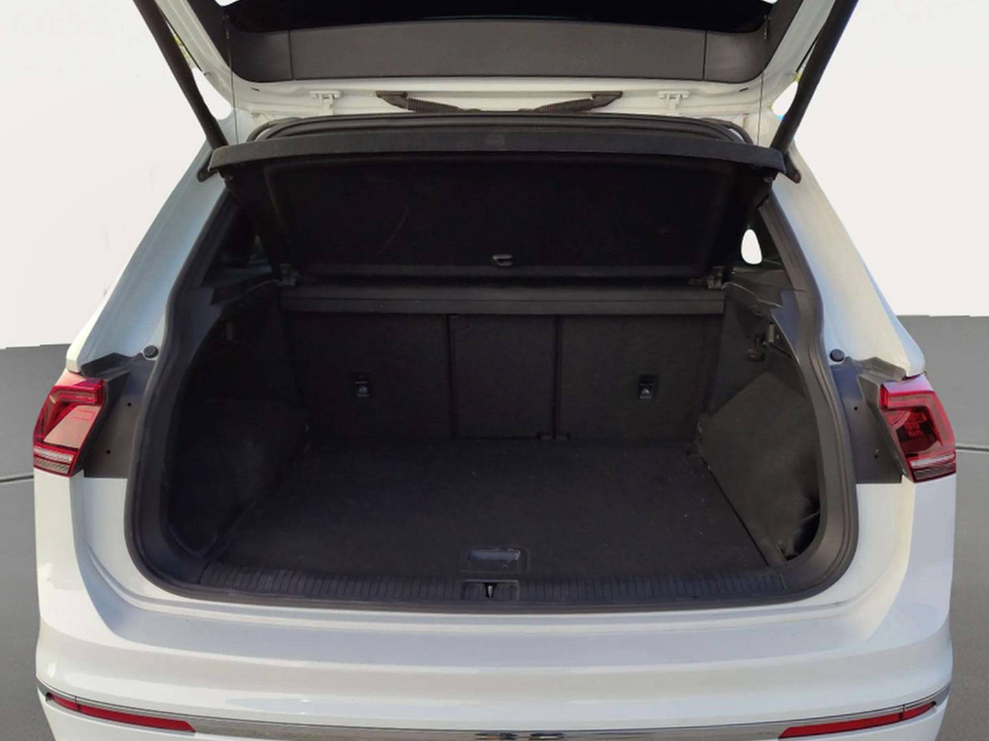 Fotos maletero Volkswagen Tiguan Volkswagen Tiguan Sport 2.0 TSI 4Motion (180 CV) DSG Pack R-Line