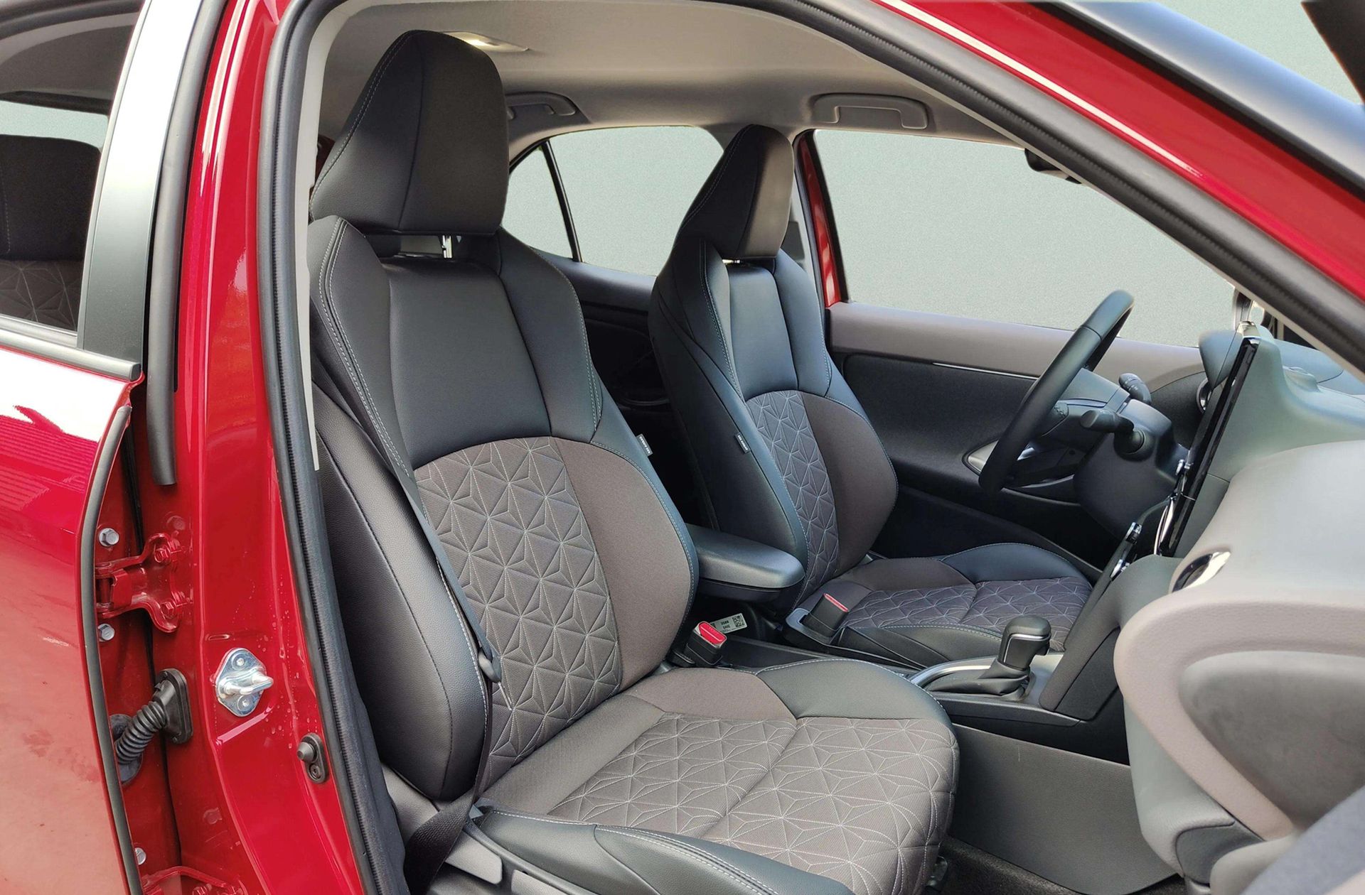 Toyota Yaris Cross 120H Style - foto 19