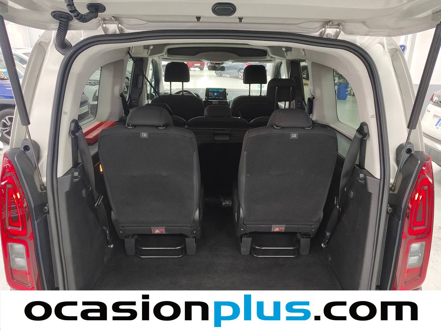 Foto Citroën Berlingo Citroën Berlingo BlueHDi 130 S&S Talla XL Shine  (130 CV) 7 Plazas siete plazas