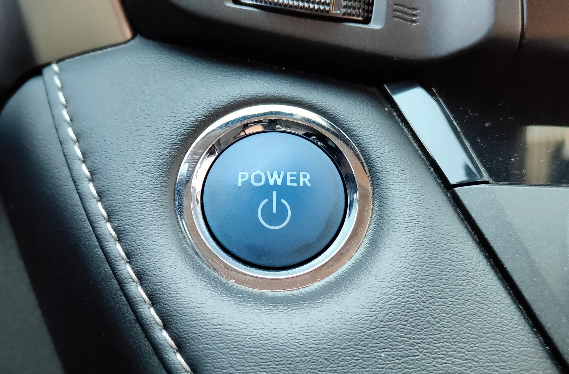 Toyota RAV4 2.5l hybrid Advance 2WD - foto 28