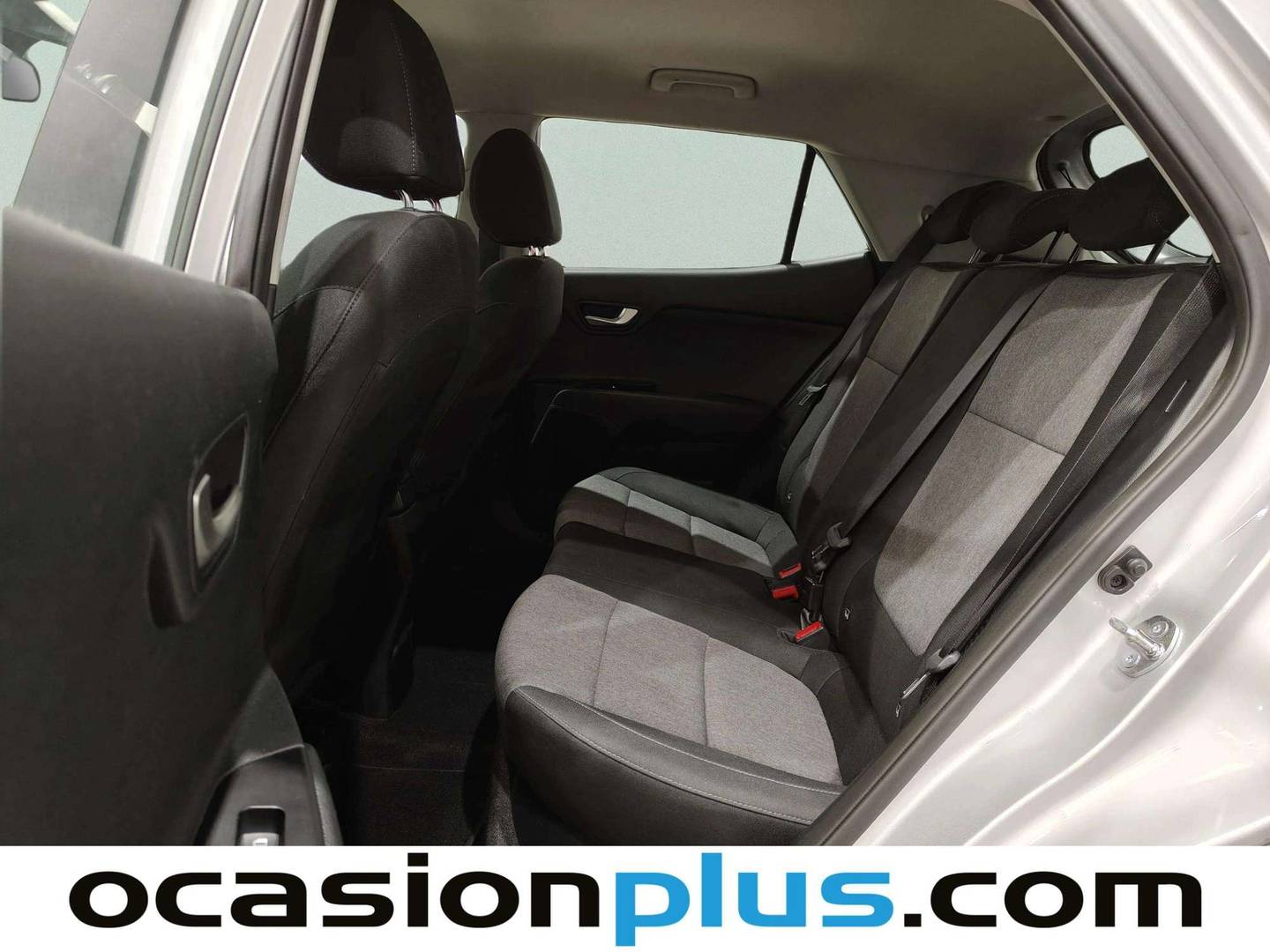 Foto asientos traseros KIA Stonic KIA Stonic 1.0 T-GDi MHEV Concept (115 CV)