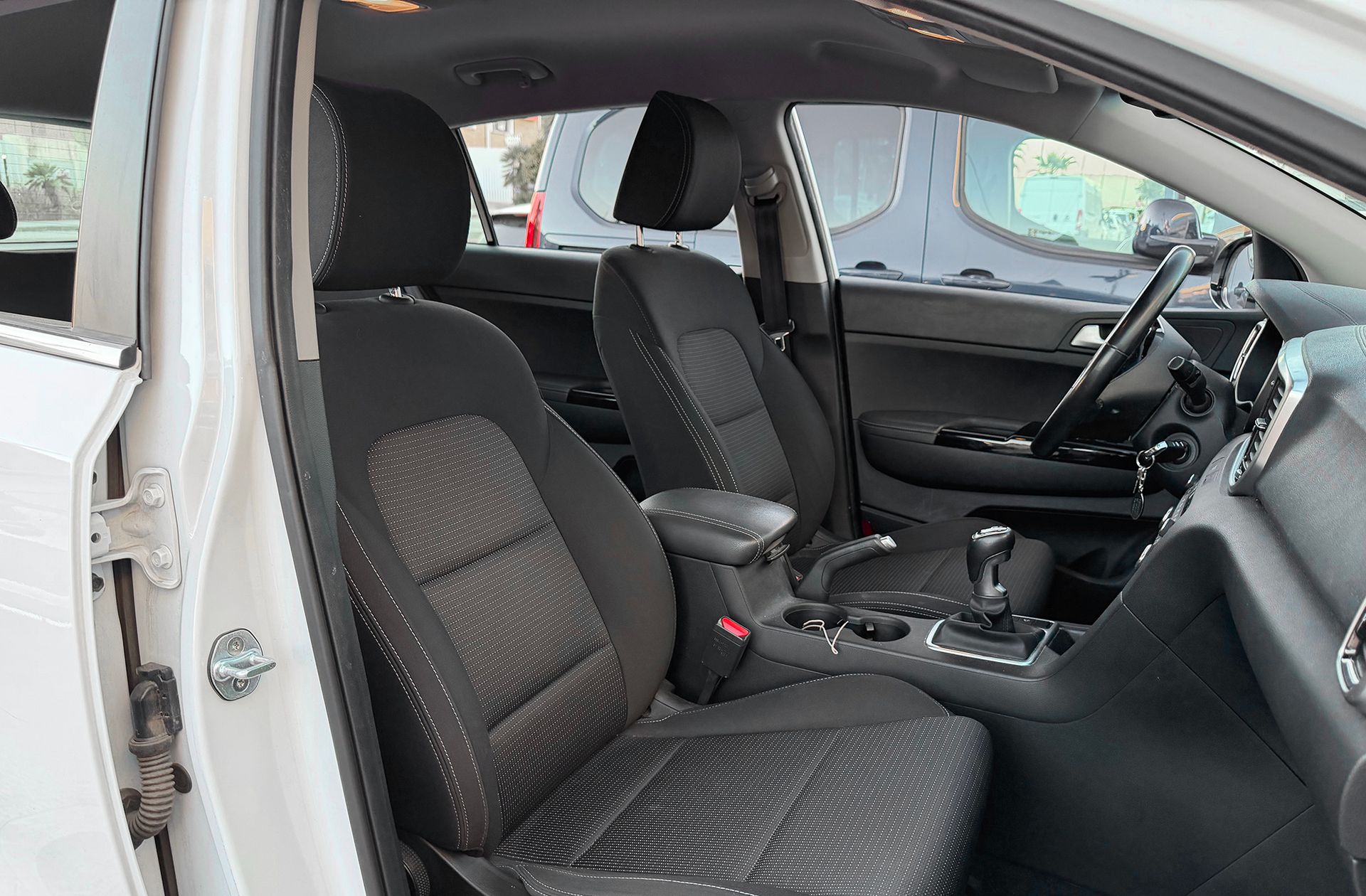 Kia Sportage 1.6 MHEV Drive 4x2 - foto 19