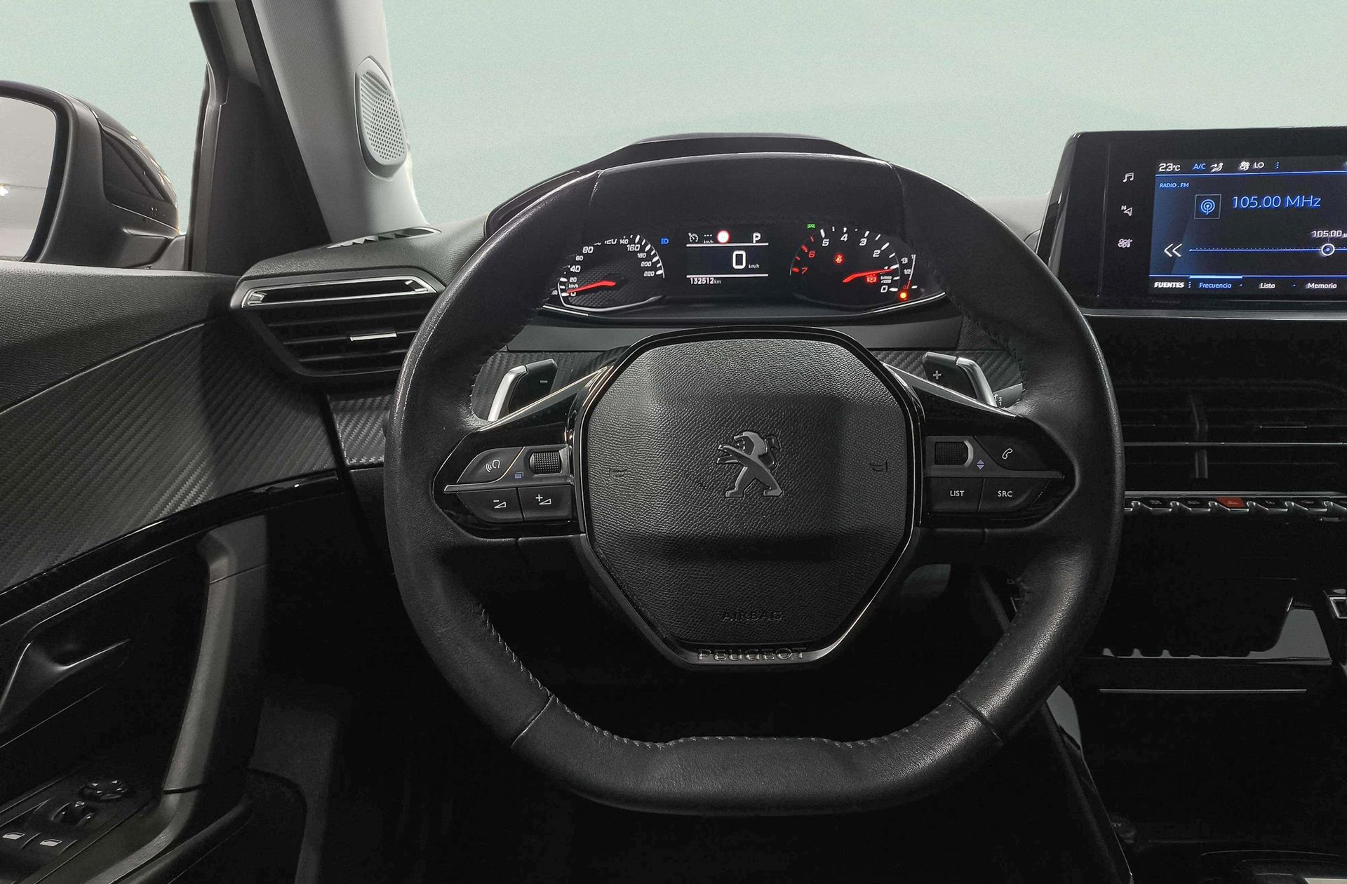 Peugeot 2008 PureTech 130 Allure EAT8 - foto 24