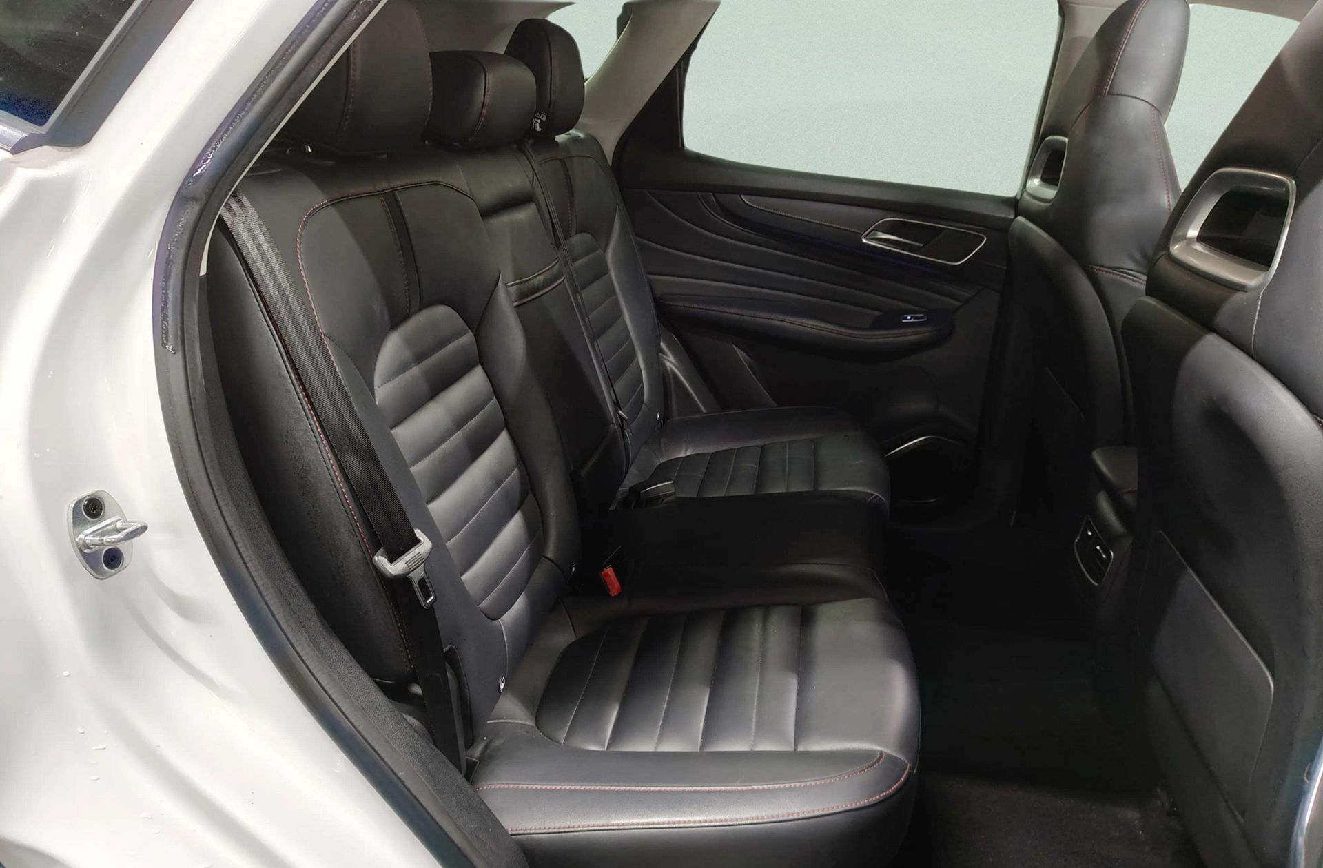 MG HS 1.5 Turbo GDI Luxury DCT - foto 23
